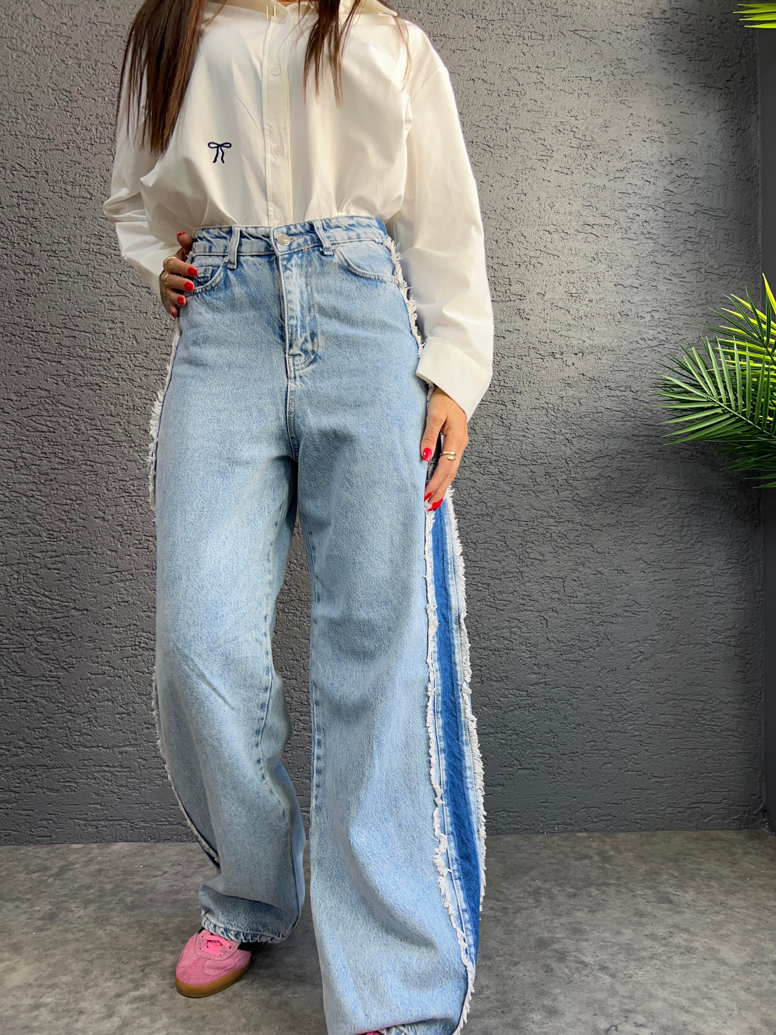 Mavi Yıkamalı Yan Detaylı Denim 