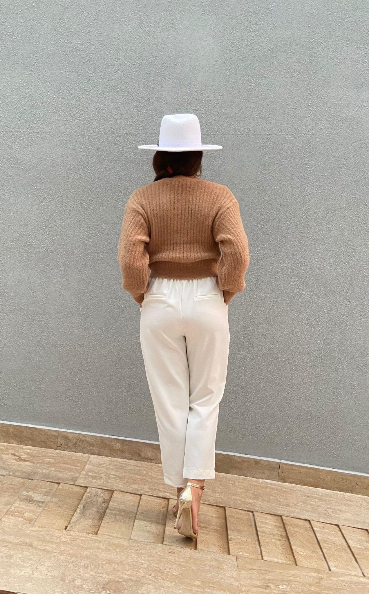 Aplikle Detaylı Pelüş Hırka Camel