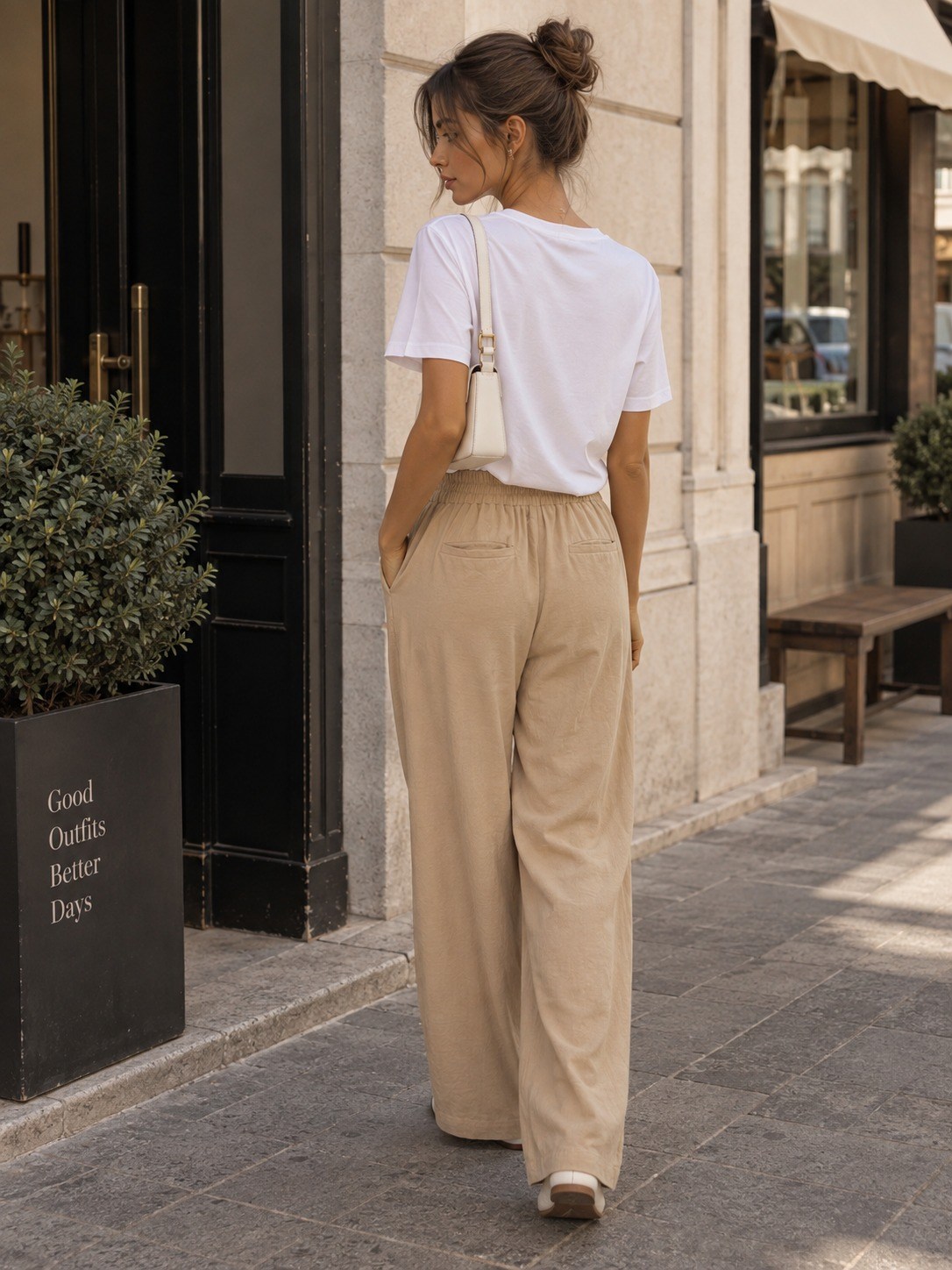 İşlemeli Beyaz Tişört