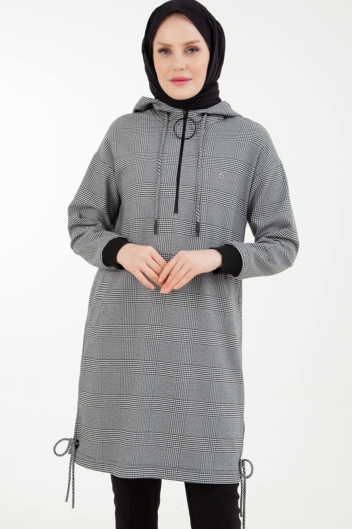 Armine Trend Ekose Desenli Önden Fermuarlı Kapüşonlu Tunik Siyah 23KT450