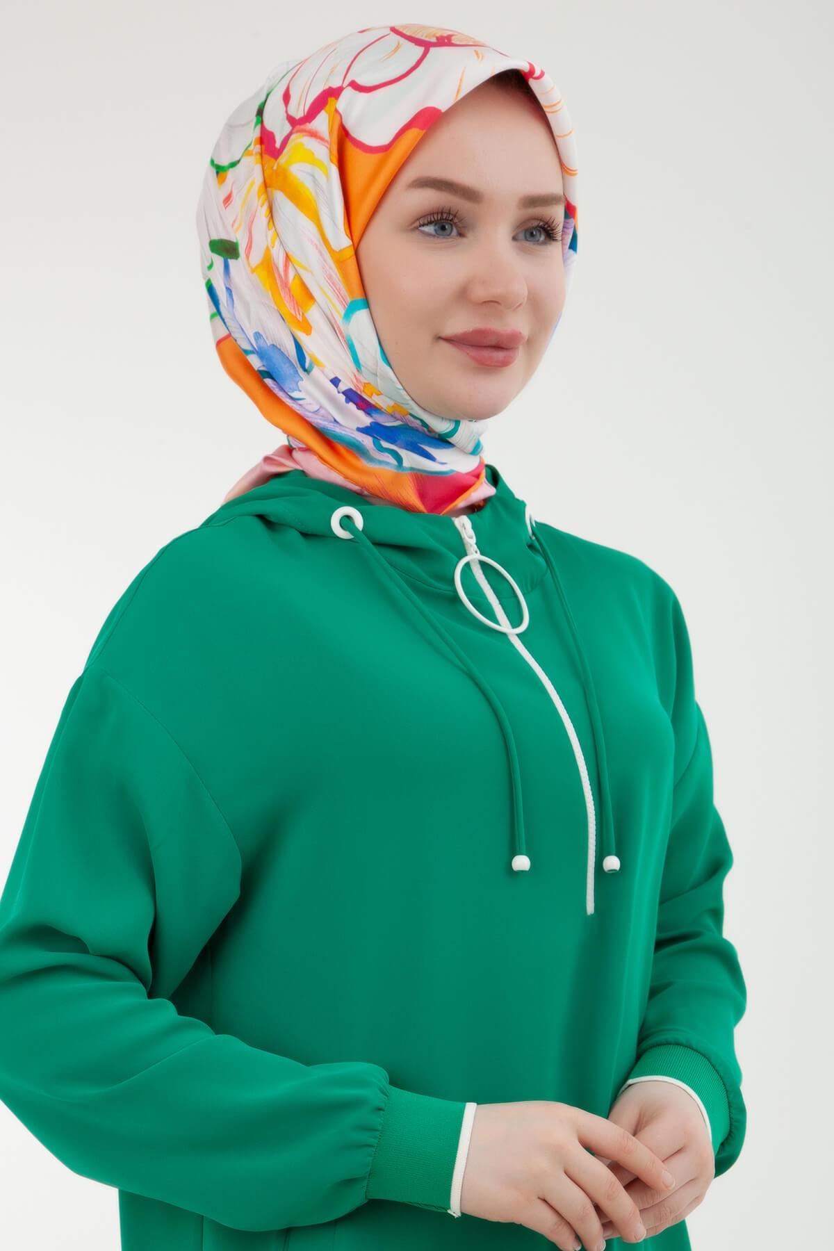 ARMİNE TREND Kapüşonlu Etek Ucları Yırtmaç Detaylı Fermuarlı Tunik Benetton Yeşili 24YT461