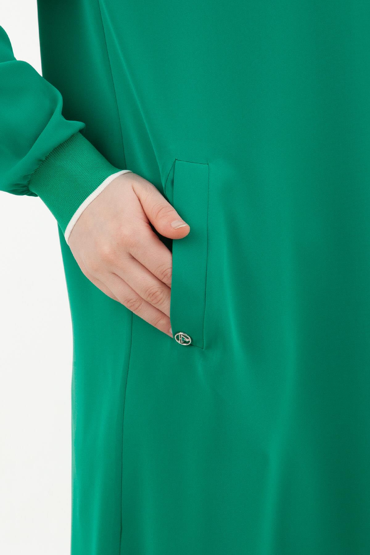 ARMİNE TREND Kapüşonlu Etek Ucları Yırtmaç Detaylı Fermuarlı Tunik Benetton Yeşili 24YT461