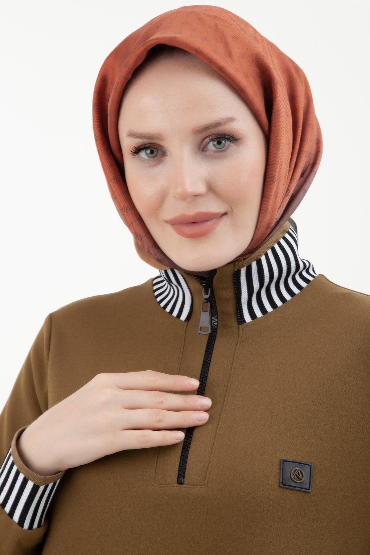 Armine Trend Çizgi Detaylı Lastik Ribana Tunik Olive 23KT423