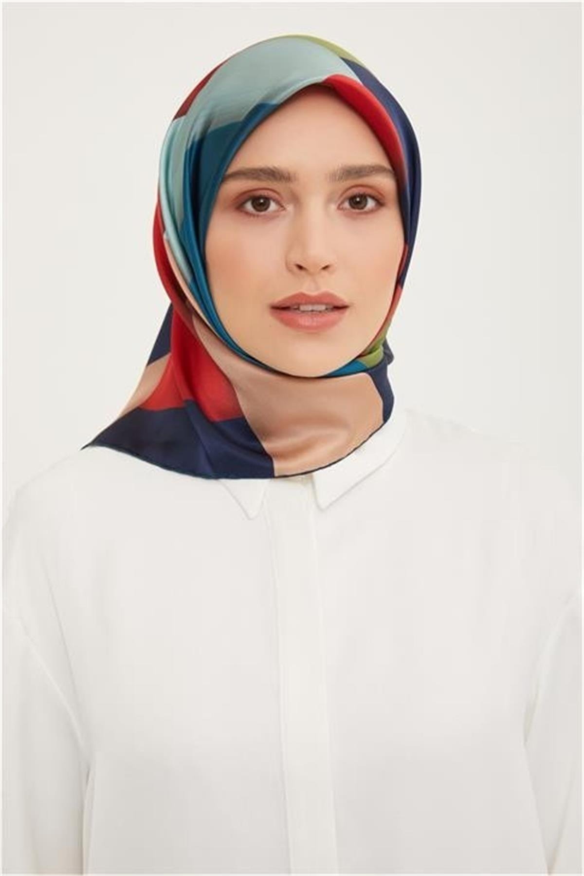 Armine 2023 İlkbahar-Yaz Sura İpek Eşarp 23YA8918 04
