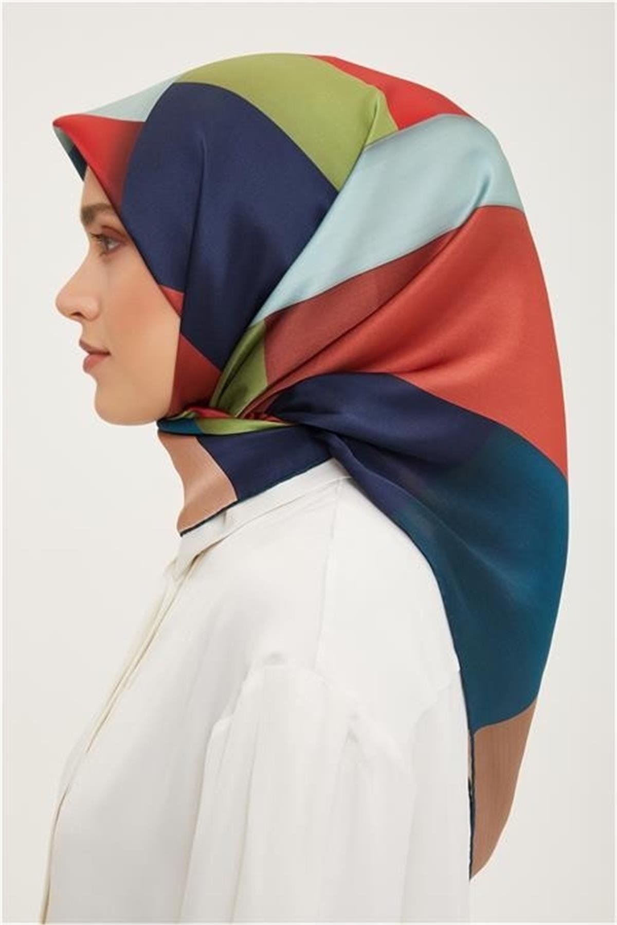 Armine 2023 İlkbahar-Yaz Sura İpek Eşarp 23YA8918 04