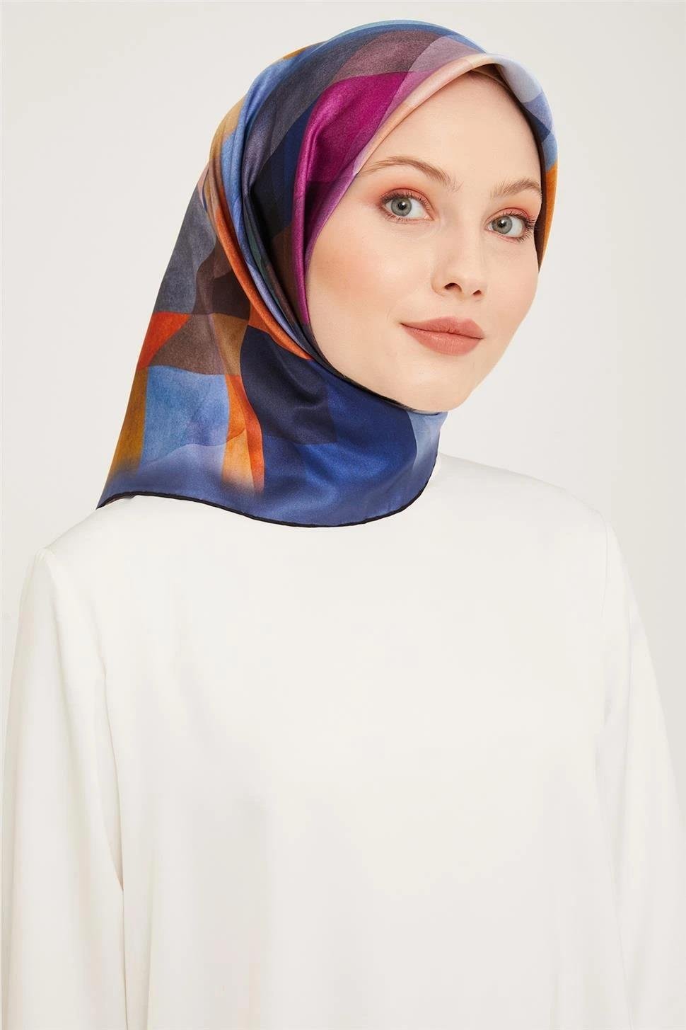Armine Sura İpek Eşarp 23Ka9024 31