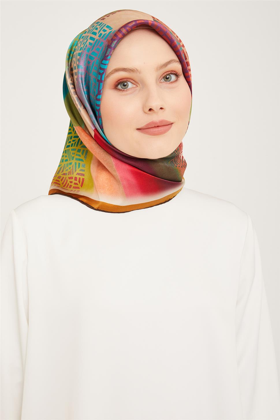 Armine Sura İpek Eşarp 23Ka9044 01