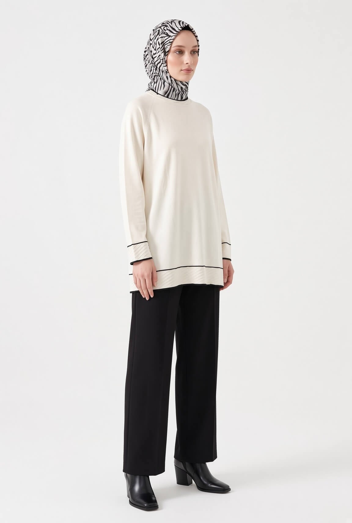 Armine TREND Biyeli Ribana Detaylı Triko Tunik Ekru 26KTD416