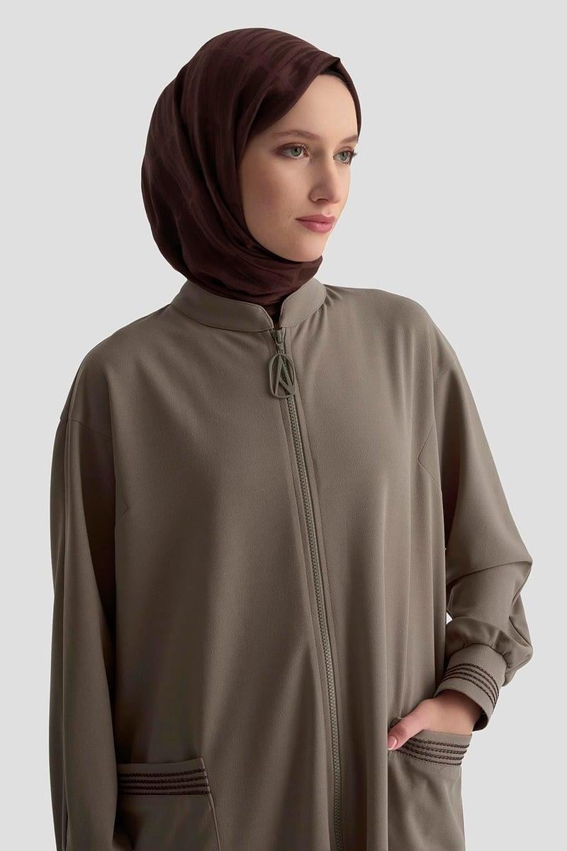 Armine TREND Cep ve Kol Sim İşlemeli Tam Boy Ceket Vizon 25KT557