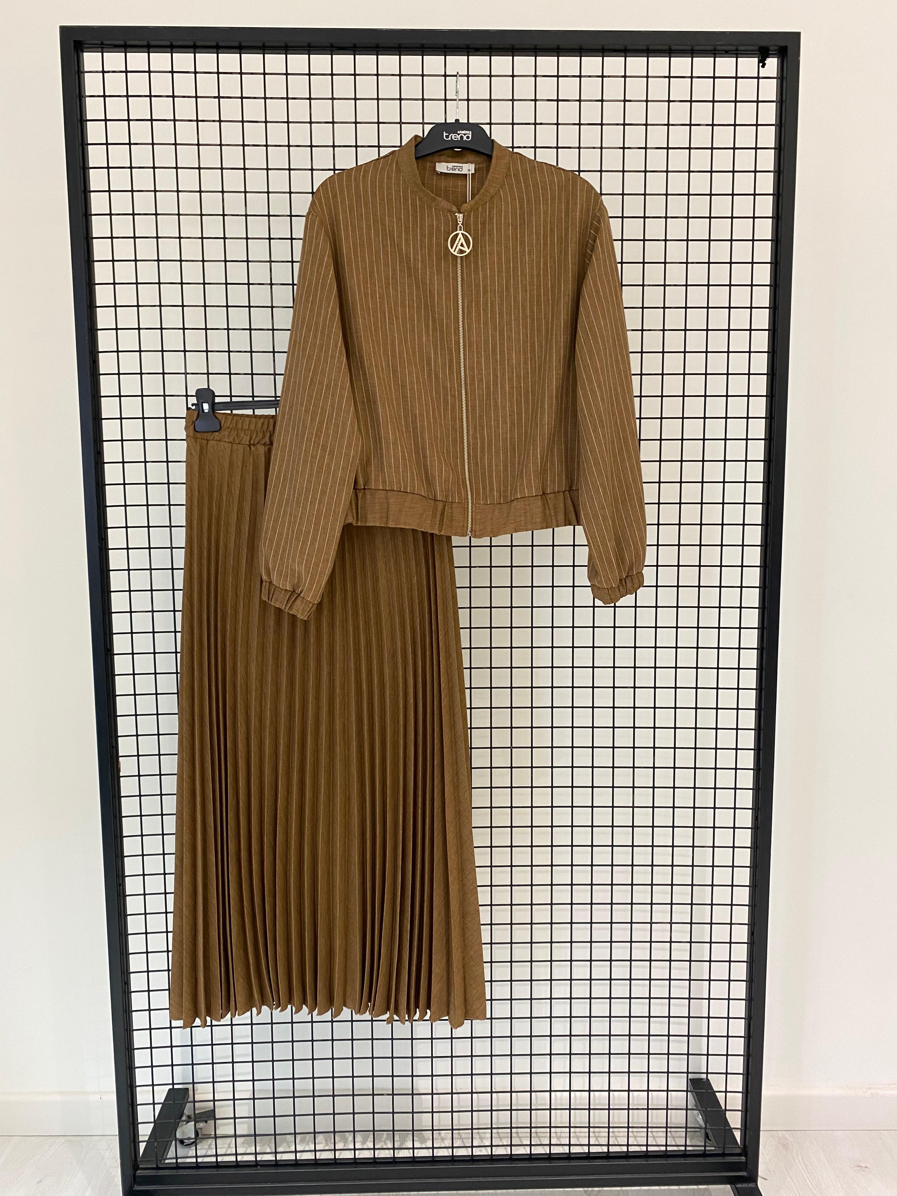 Armine TREND Çizgi Detaylı Etekli Takım Camel 25YT668