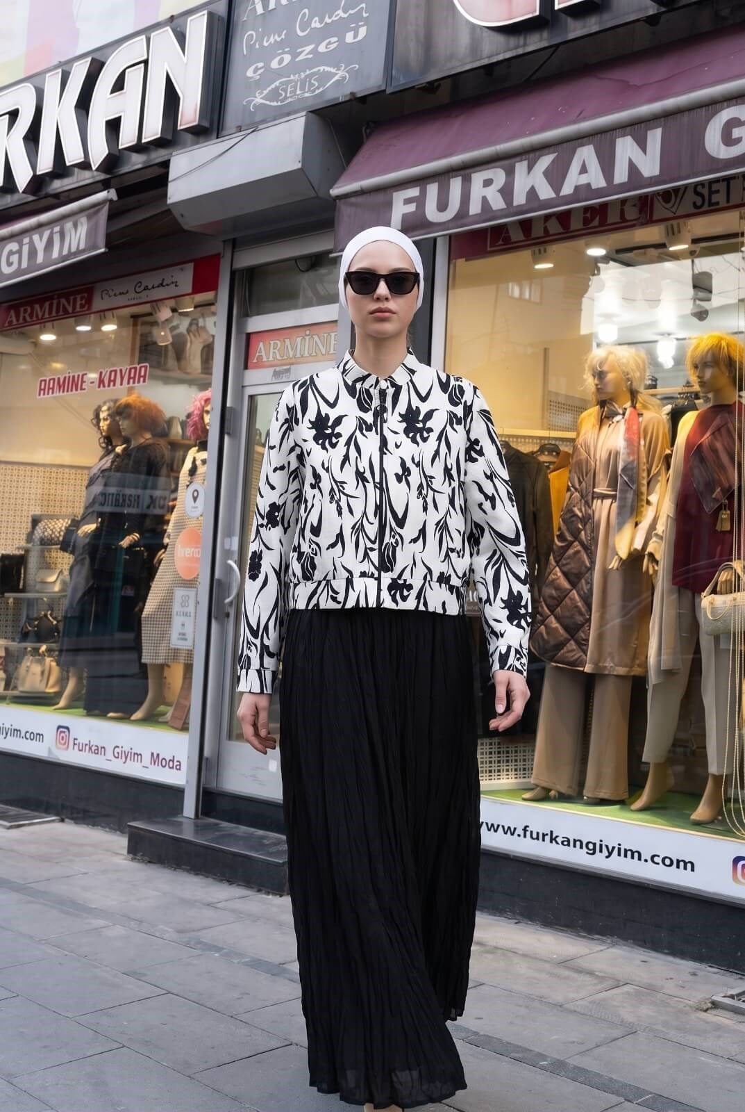Armine Trend Desenli Fermuarlı Etekli Takım Ekru 26yt6142