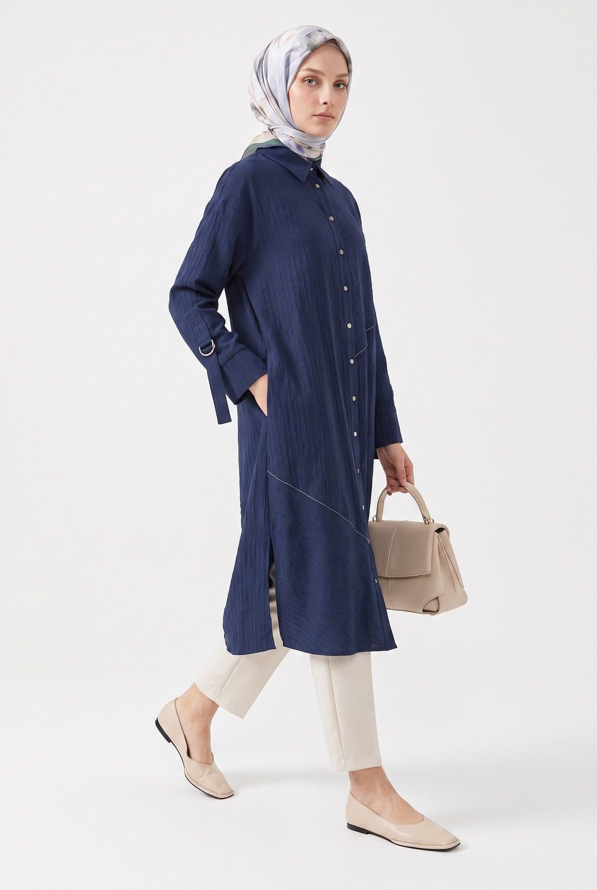 Armine TREND Doğal Kumaş Asimetrik Dikiş Detaylı Gömlek Yaka Tunik Lacivert 26YT478