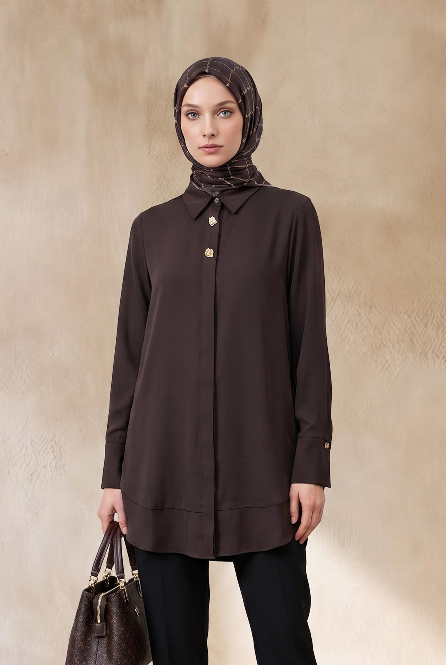 Armine TREND Gold Aksesuar Detaylı Asimetrik Tunik Kahverengi 26kt426