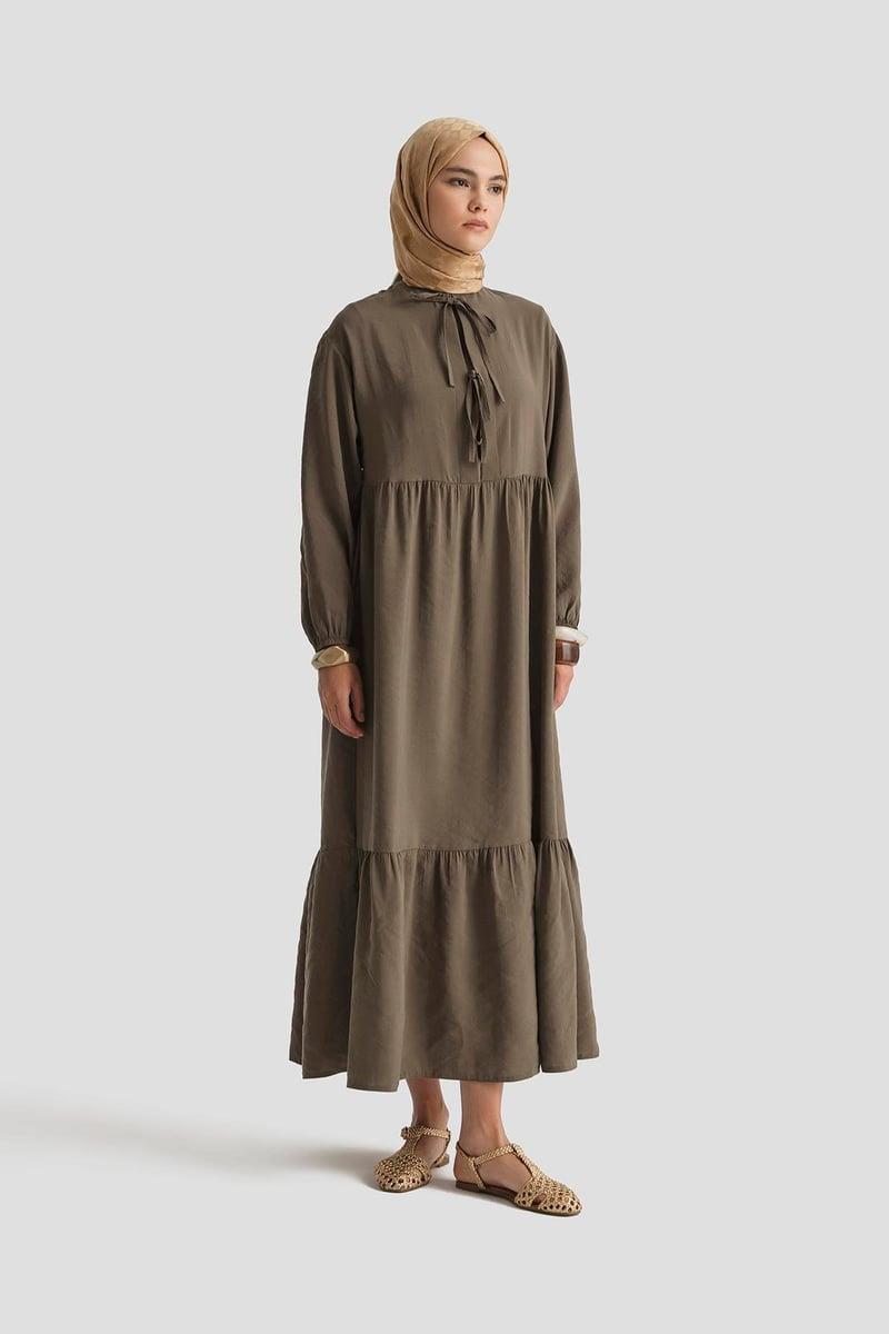 Armine TREND Minik Kurdele Detaylı Elbise Kahverengi 25YT954