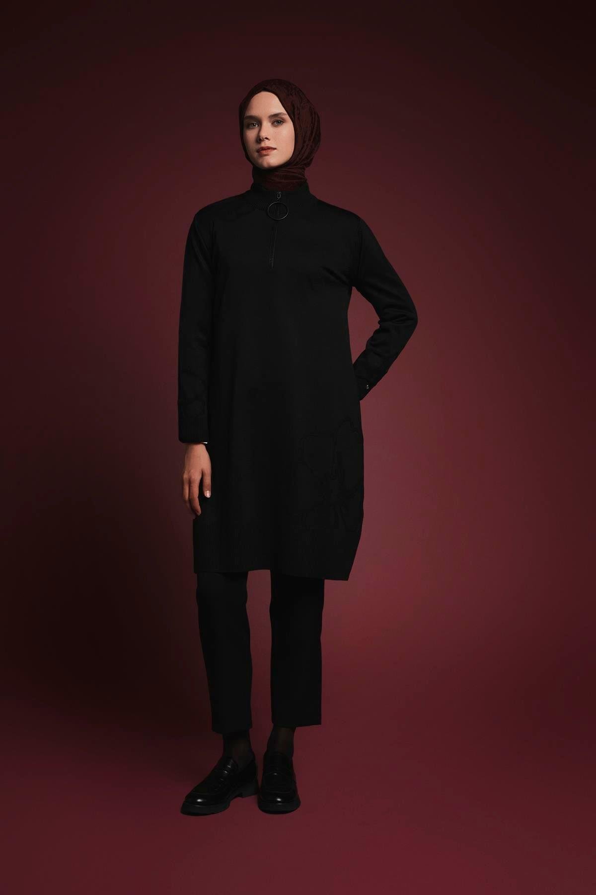 Armine TREND Omuz Desenli Yarım Fermuarlı Triko Tunik Siyah 25YTD4111