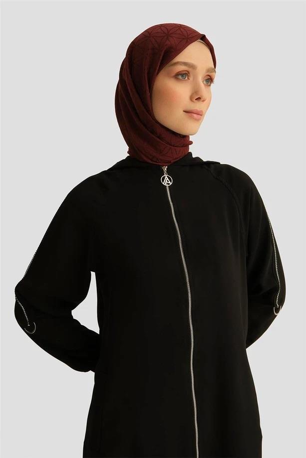 Armine TREND Omuz Spor Şeritli Kapüşonlu Bayan Giy-Çık Ferace Siyah 25YT803