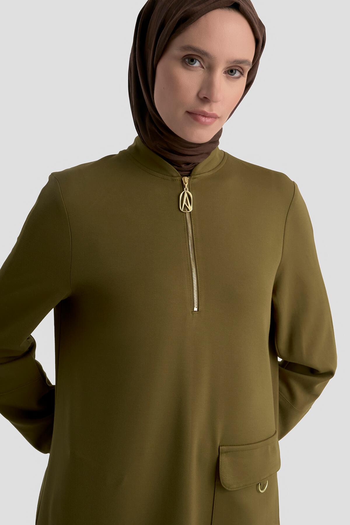 Armine TREND Önden Fermuarlı Kol Ucu Ribanalı Tunik Yağ Yeşili 25KT463