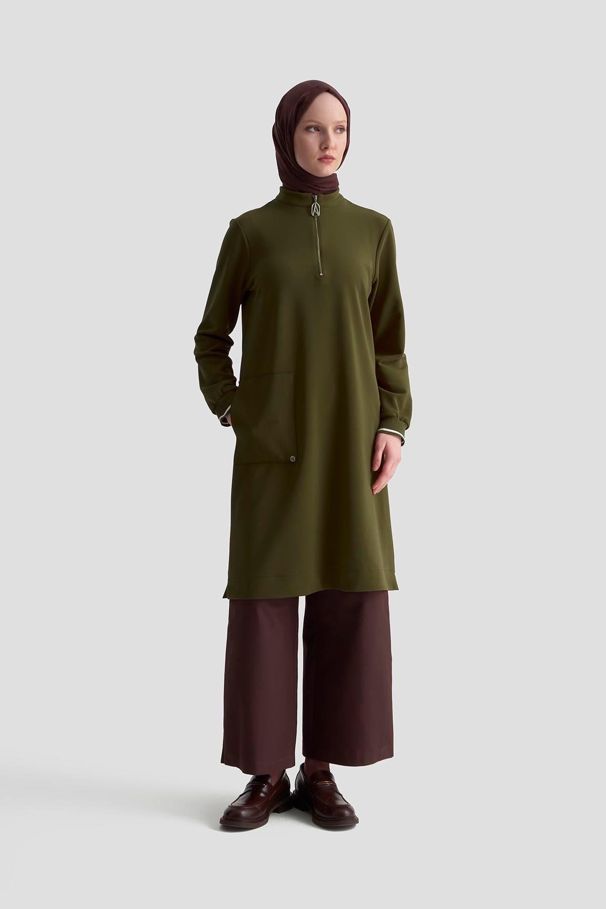 ARMİNE TREND Yakası Fermuarlı Kolları Ribanalı Örme Kumaş Tunik Yağ Yeşili 25KT443