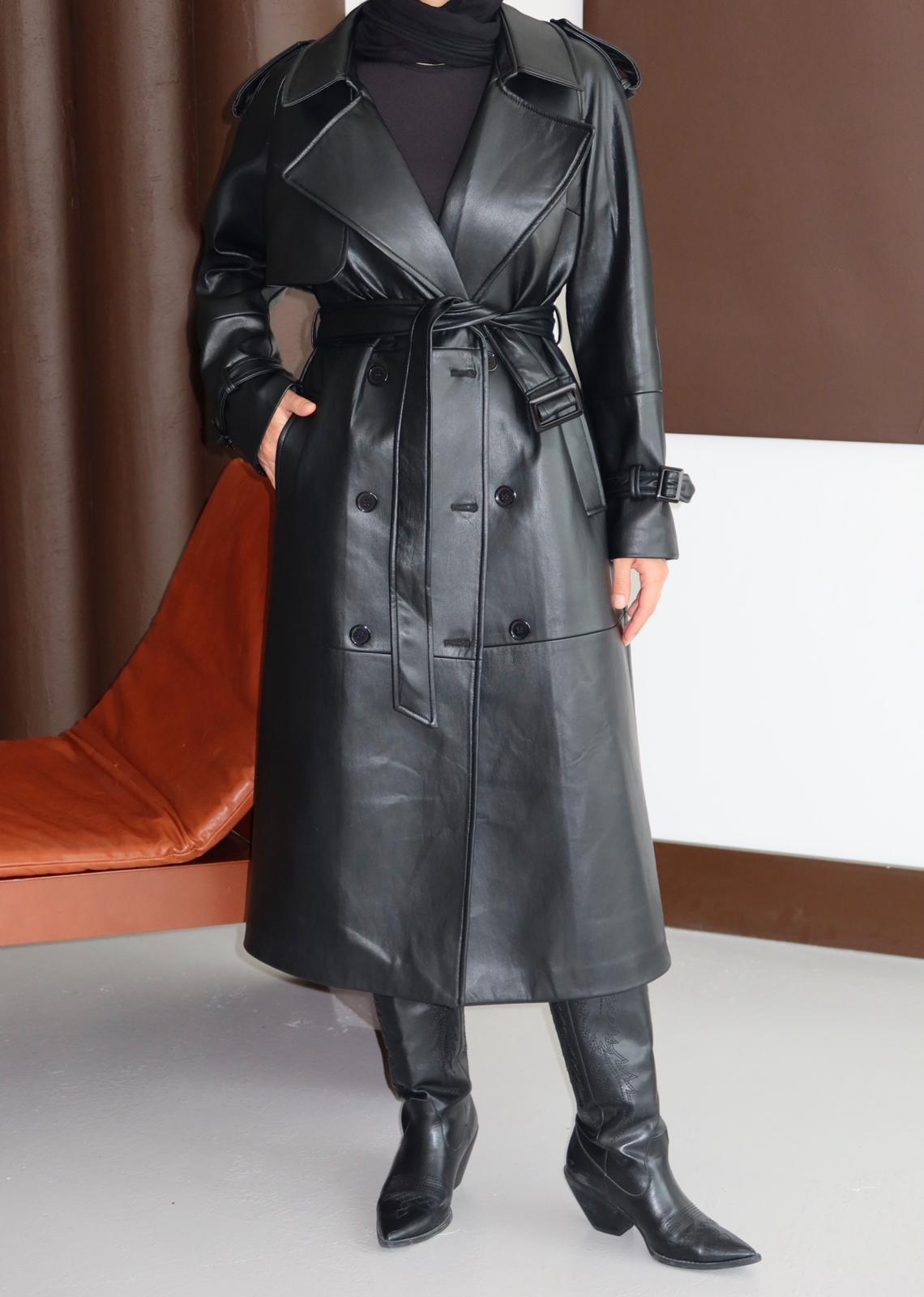 Belden Bağcıklı Deri Kap