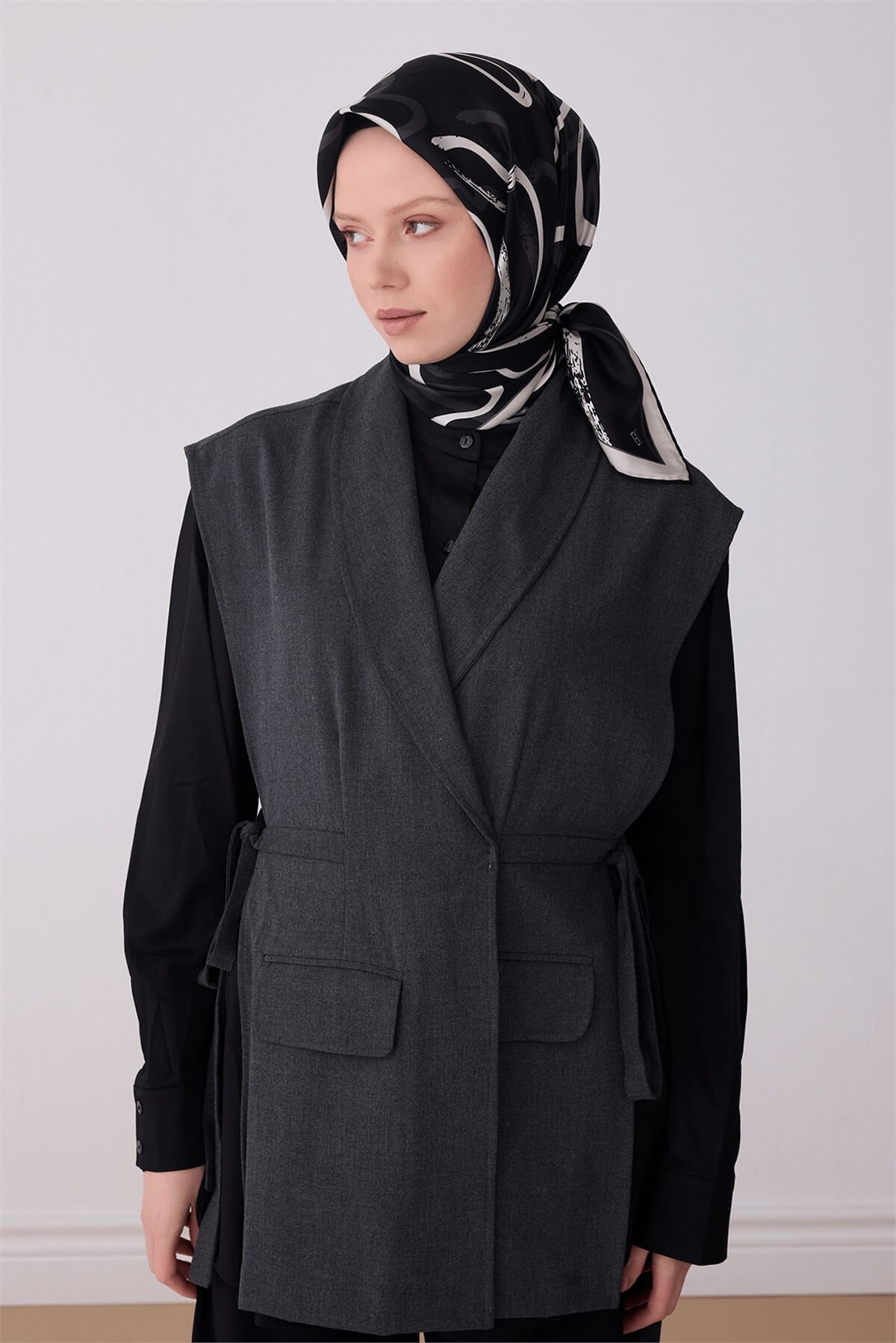 BELLİ Siyah Soyut Desen %100 Twill İpek Eşarp 4309-01