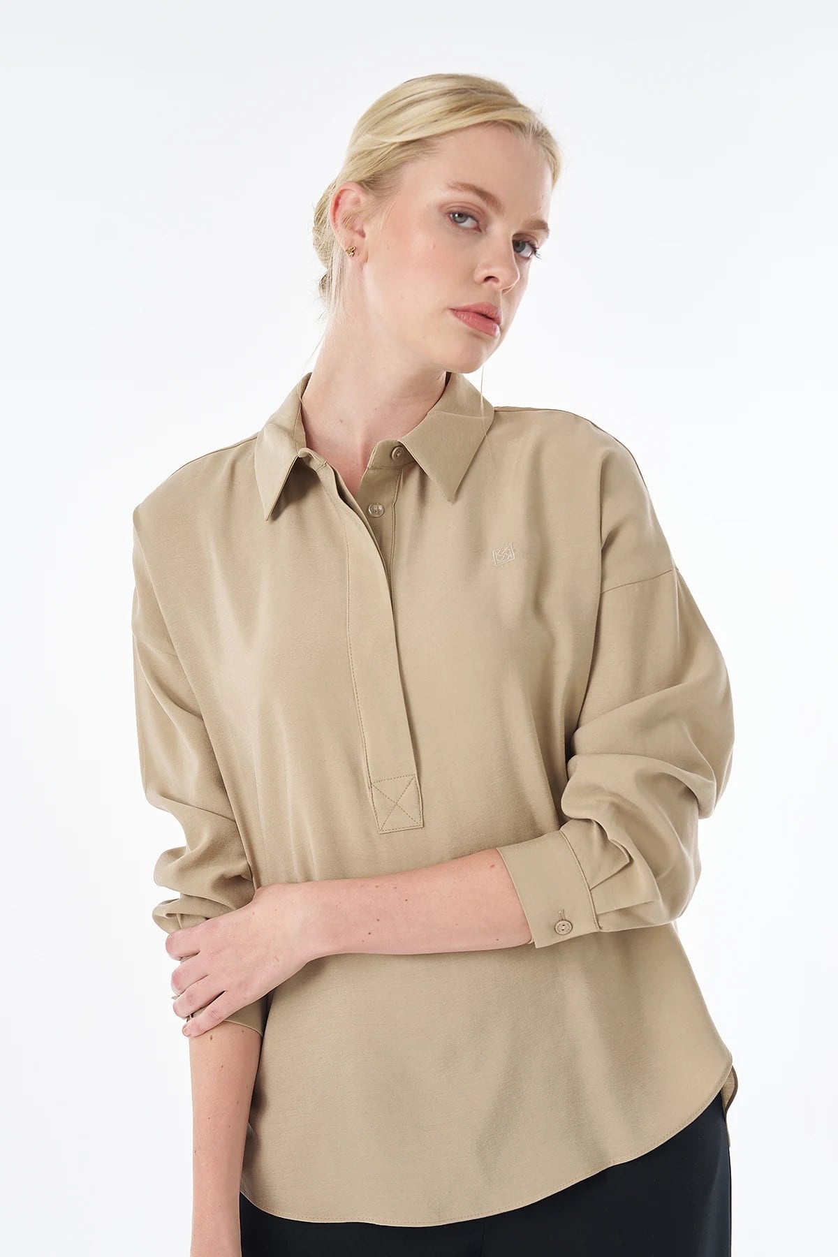Kayra Yarım Pat Basic Bluz Bej KA-SZ-10512