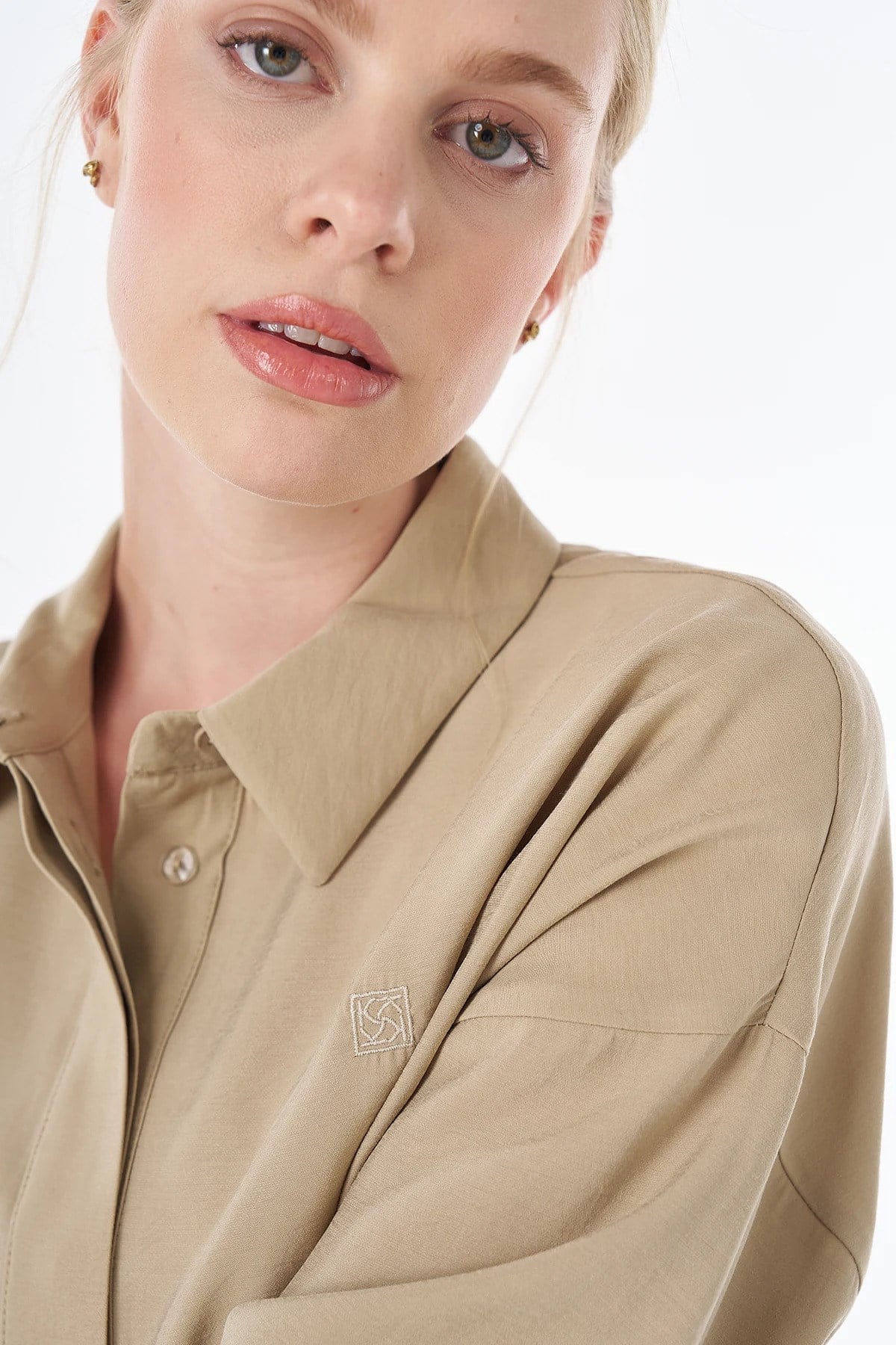 Kayra Yarım Pat Basic Bluz Bej KA-SZ-10512