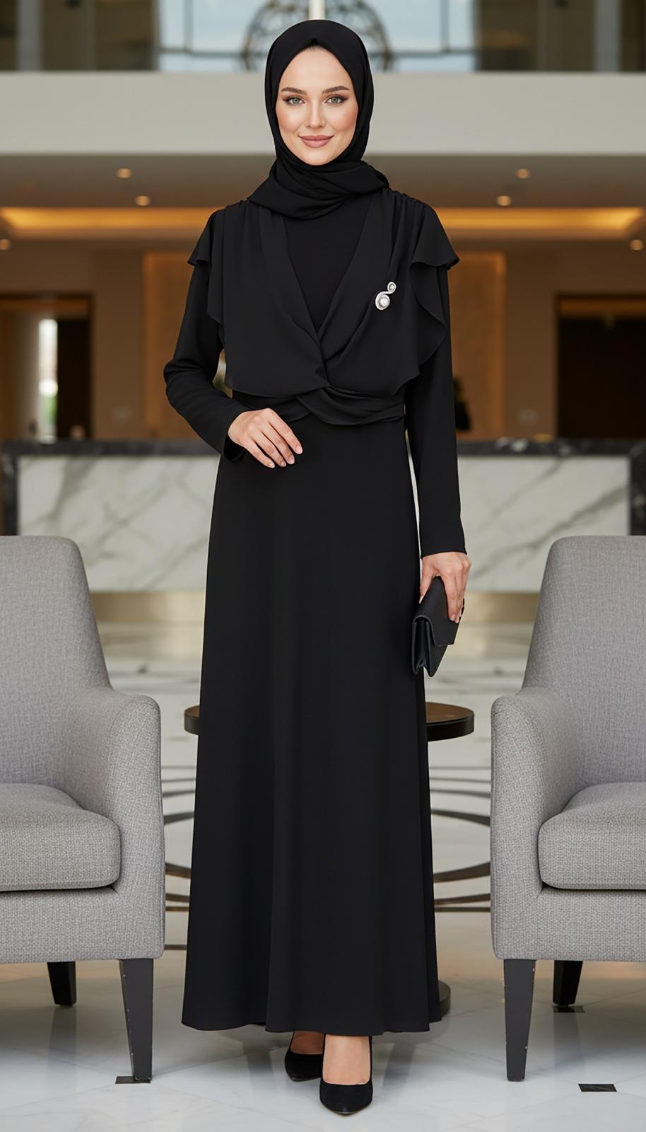 Nihle Broş Detaylı Abiye Elbise Siyah