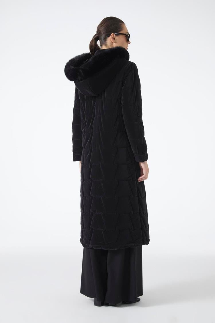 Zühre Kürk Kapüşonlu Cep Detaylı Siyah Mont 13685