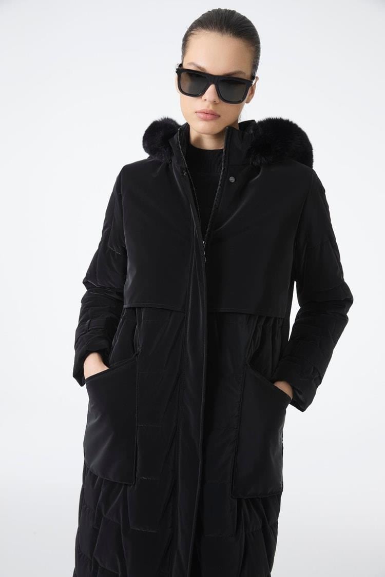 Zühre Kürk Kapüşonlu Cep Detaylı Siyah Mont 13685
