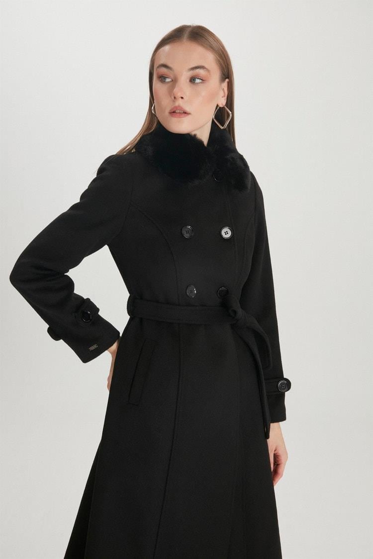 Zühre Yaka Kürk Detaylı Siyah Kaşe Kaban 13112