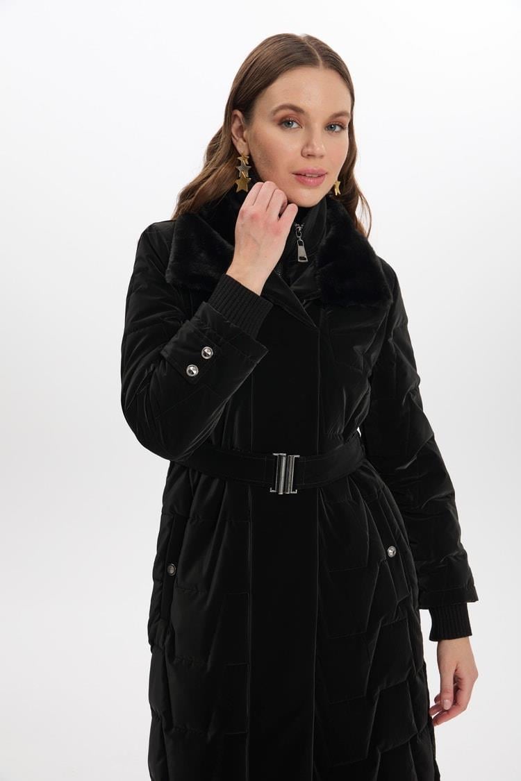 Zühre Yakası Kürk ve Kemer Detaylı Siyah Şişme Mont 12764