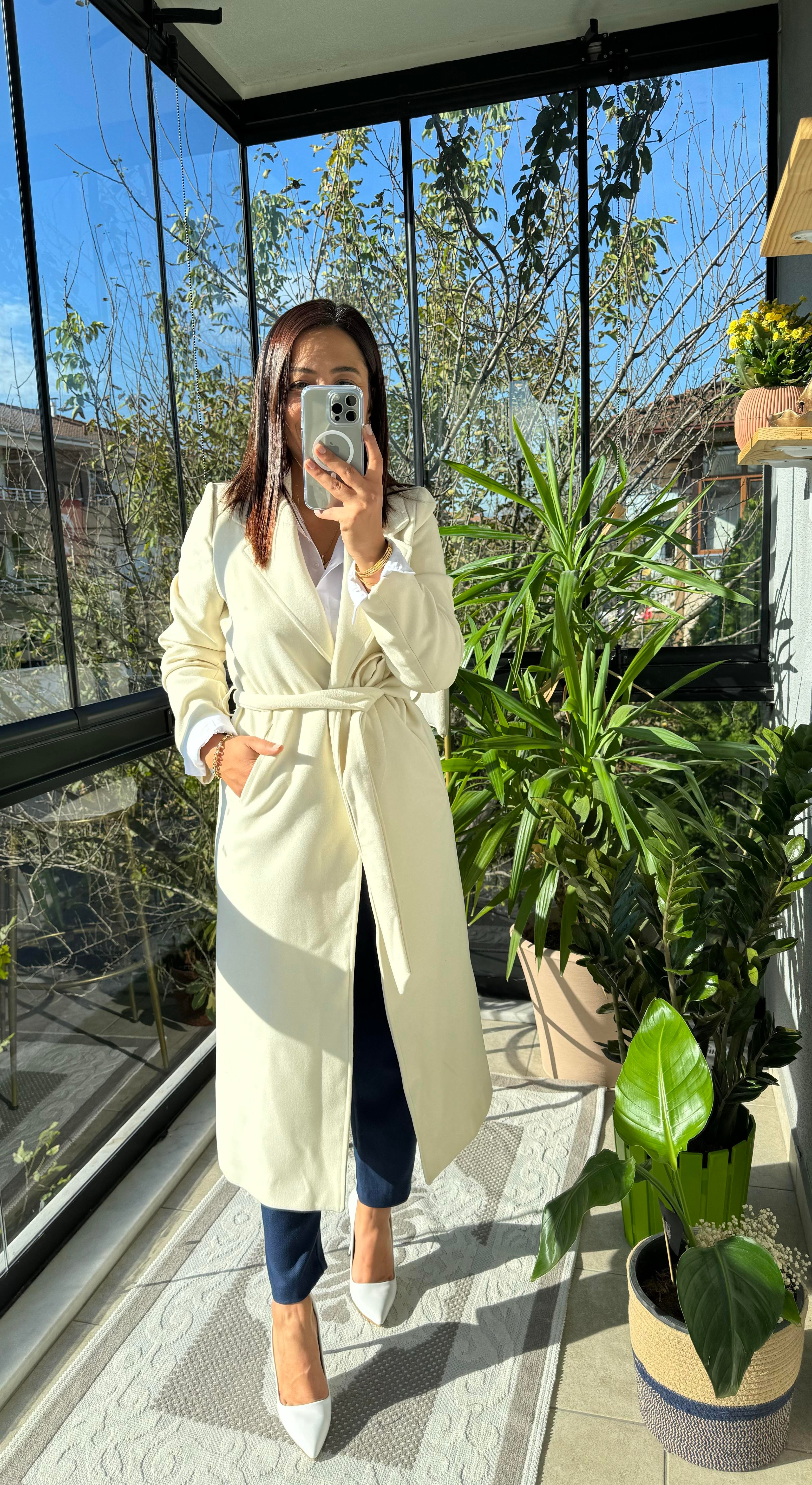  Bornoz Model İthal Kumaş Kaban Krem