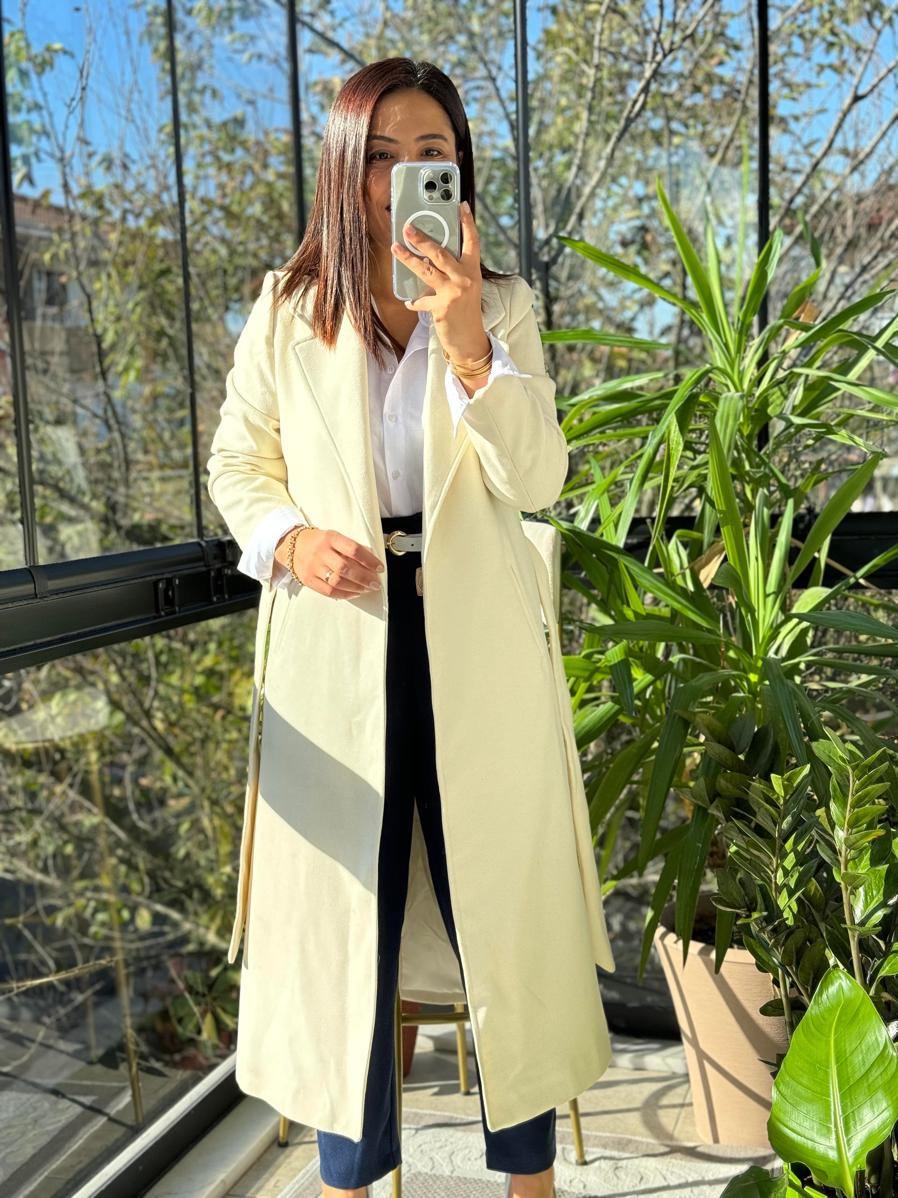  Bornoz Model İthal Kumaş Kaban Krem