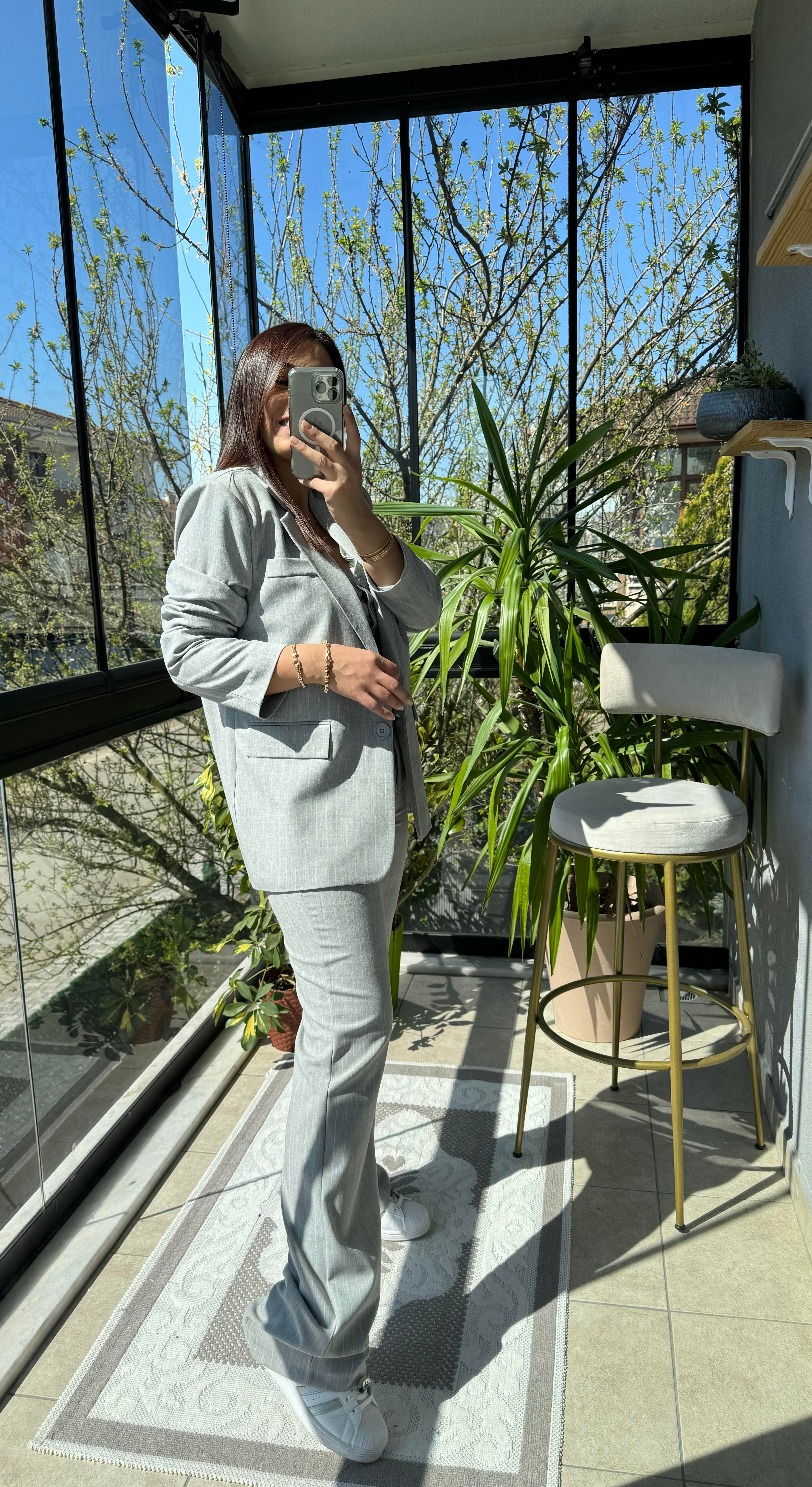 3'lü Çizgili Takım Gri