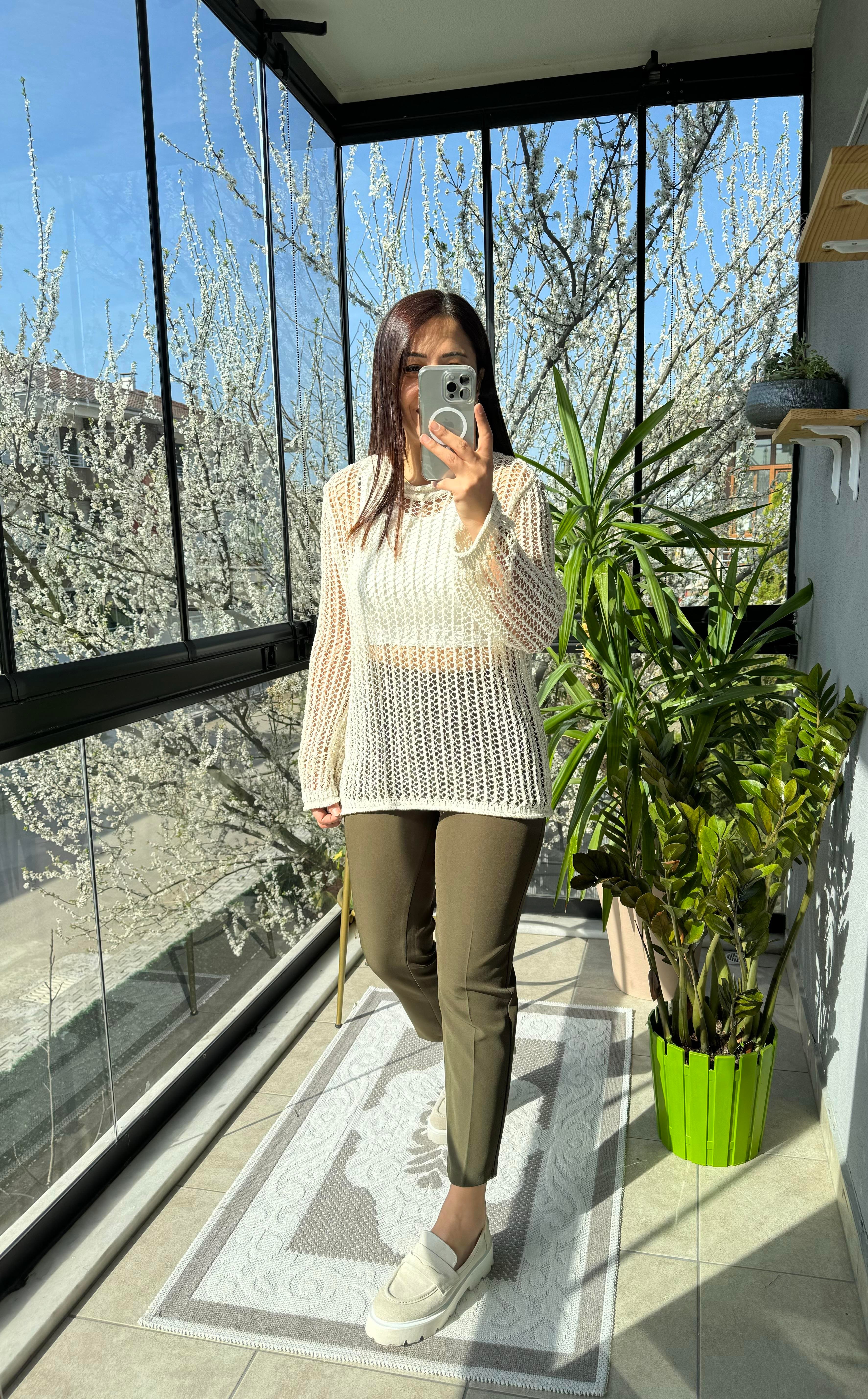 Ajurlu Transparan Kazak Ekru