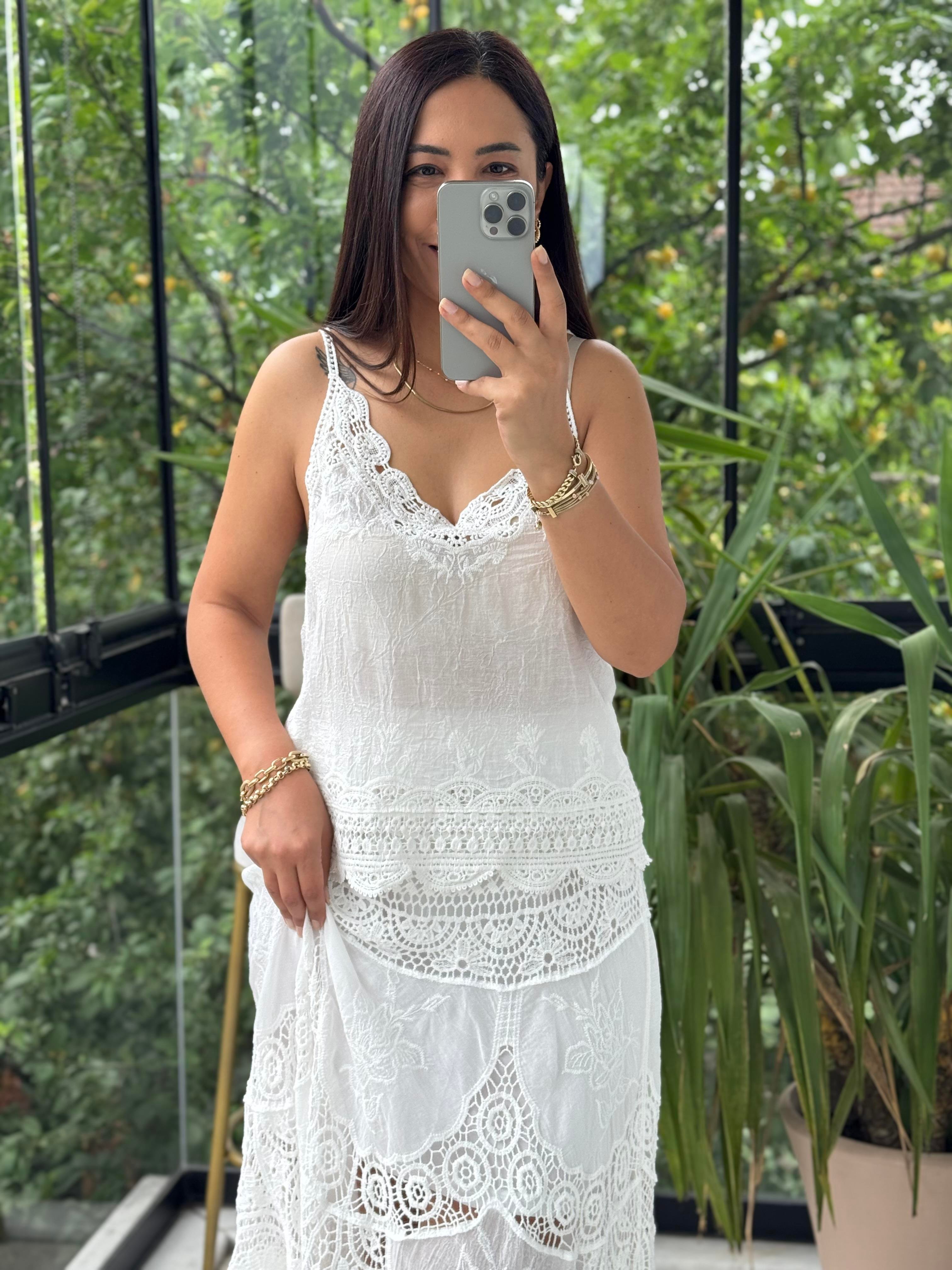 Altı Dantelli Nakışlı Atlet Beyaz