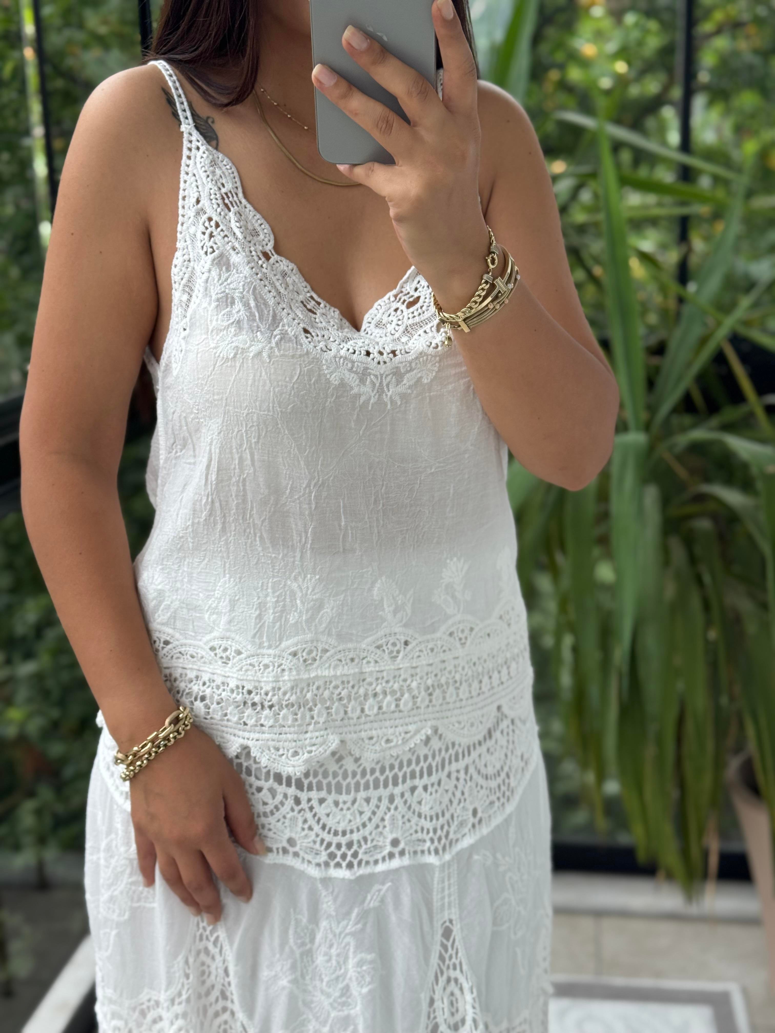 Altı Dantelli Nakışlı Atlet Beyaz