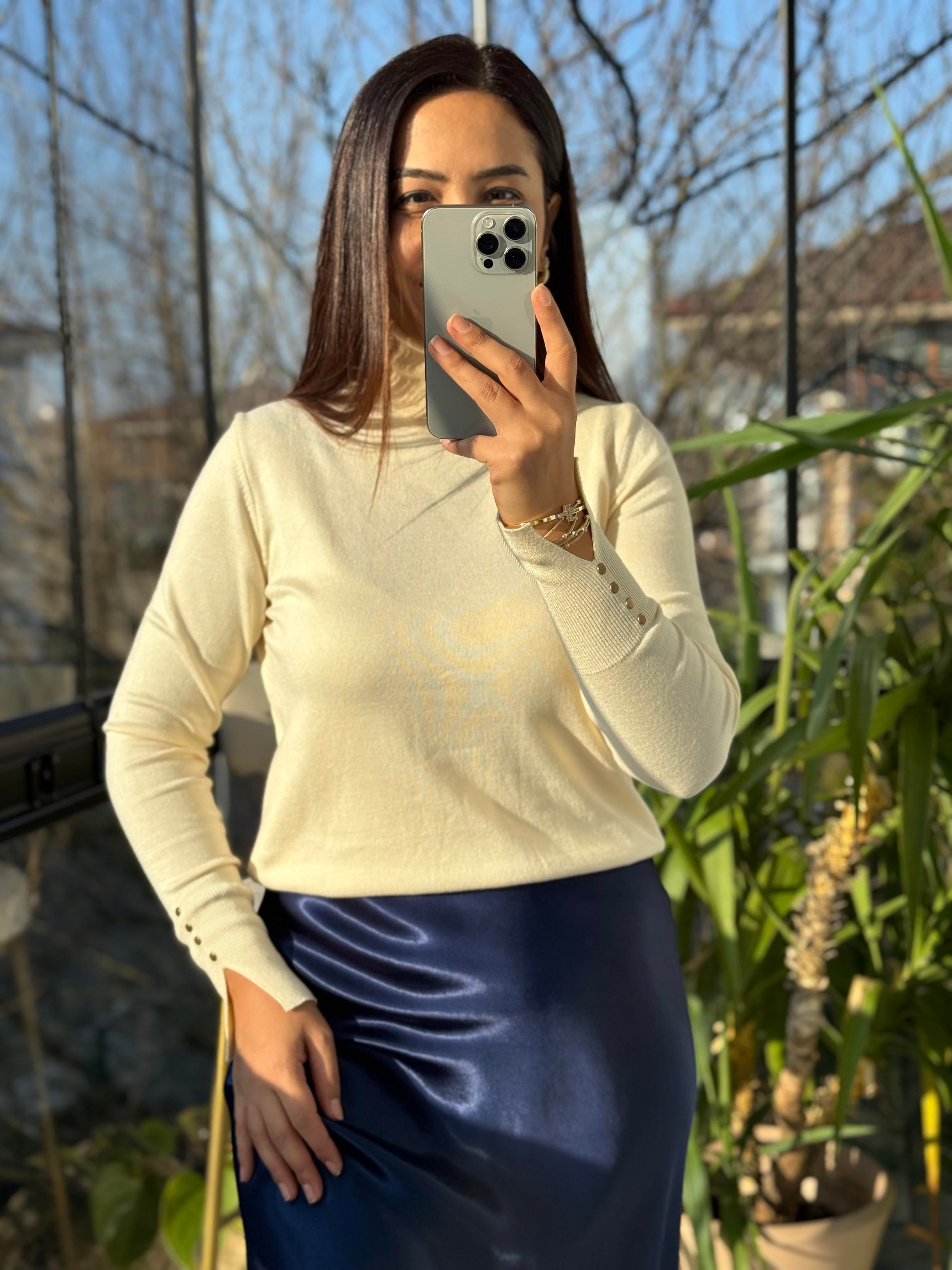 Balıkçı Yaka Manşetli Çıtçıtlı Kazak Krem