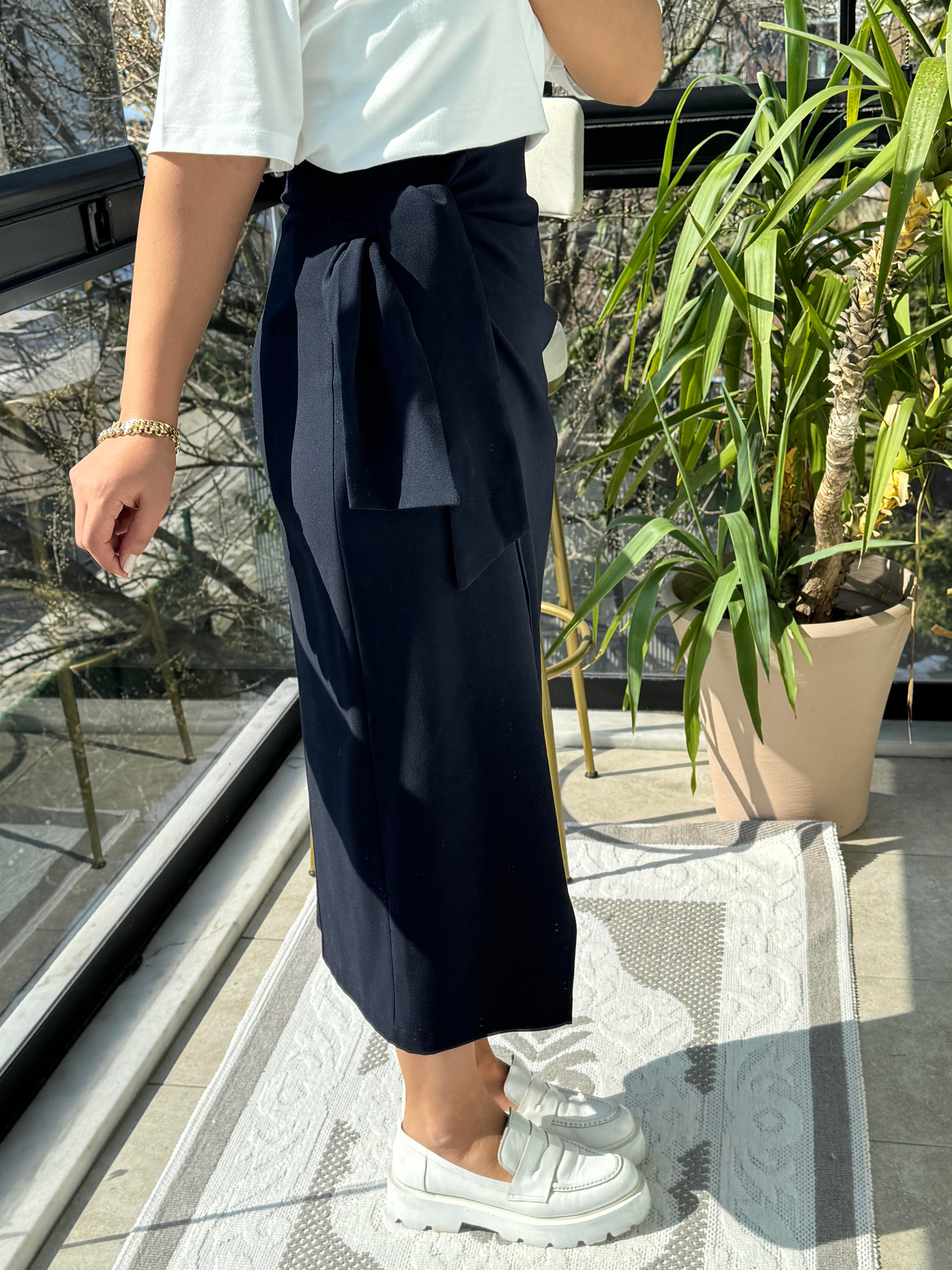 Beli Bağlamalı Etek lacivert