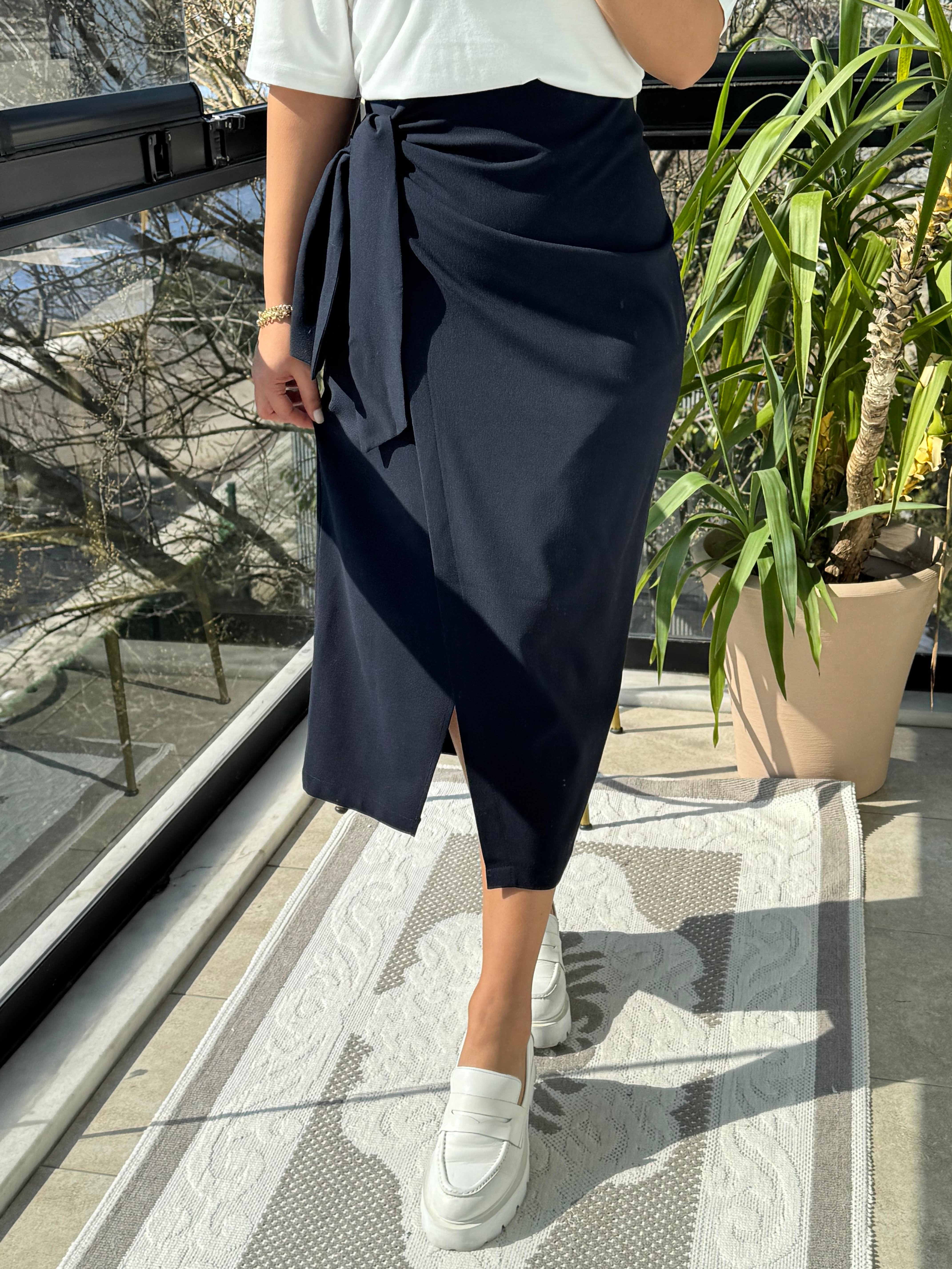 Beli Bağlamalı Etek lacivert