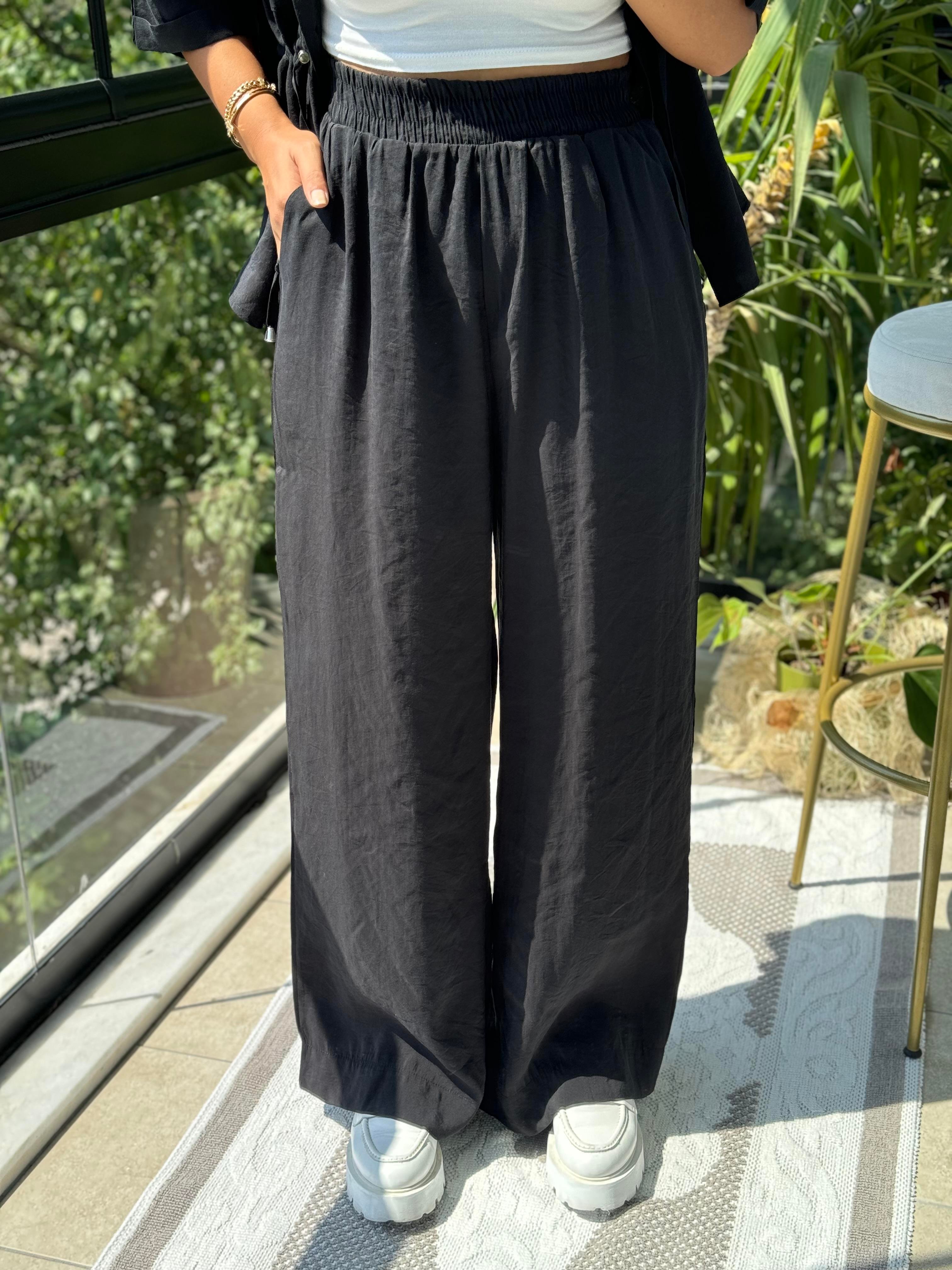 Büzgü Detaylı Tensel Takım Siyah