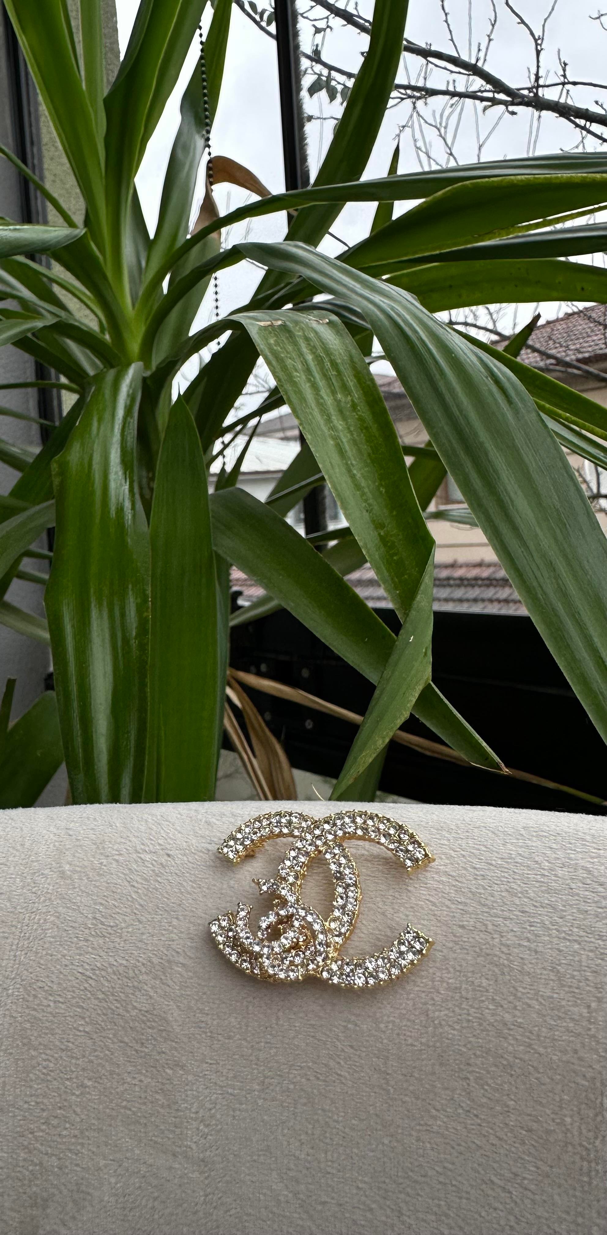 CC Detaylı Gold Broş 