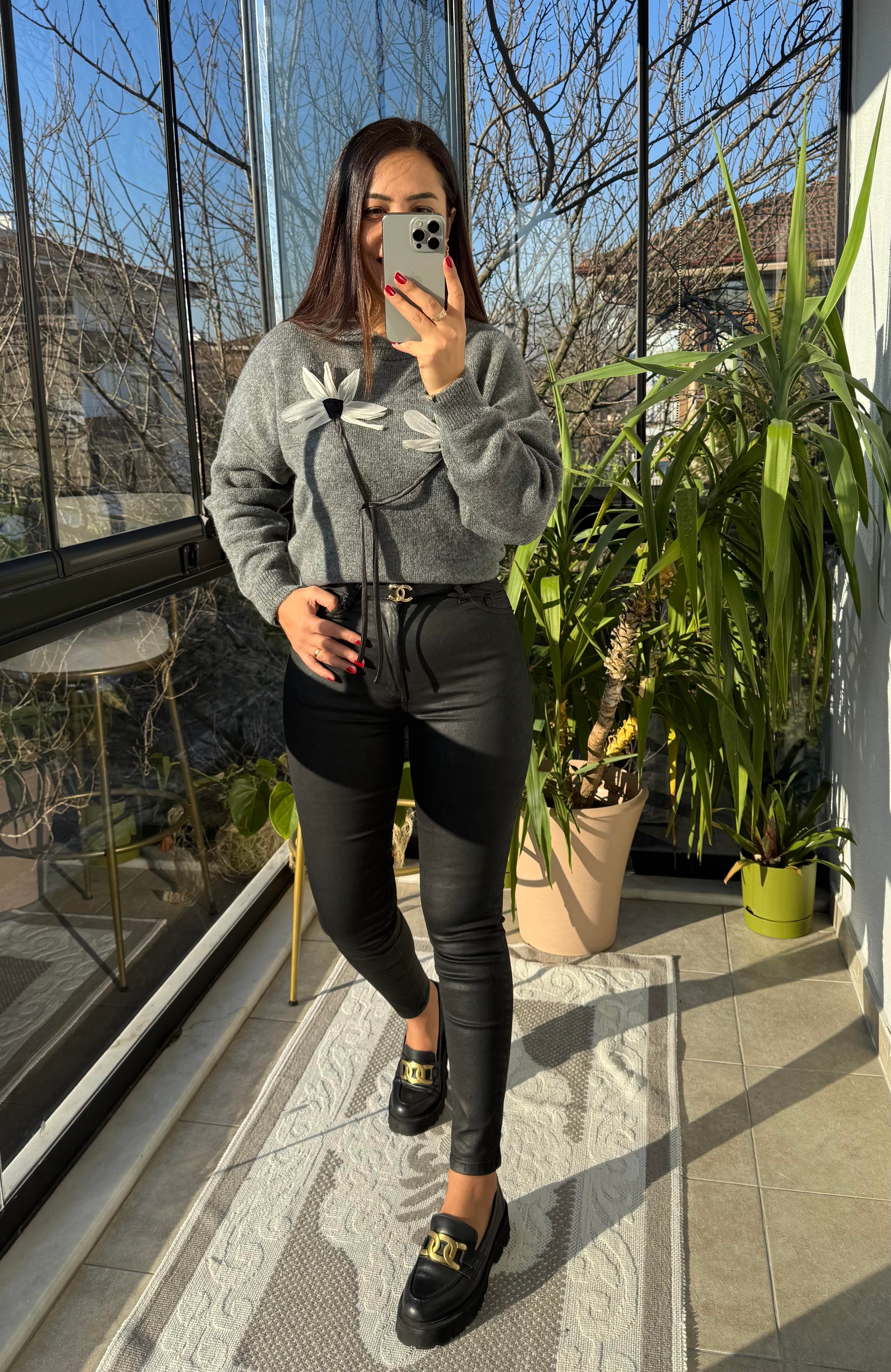 Çiçek Bağlamalı Kazak Antrasit