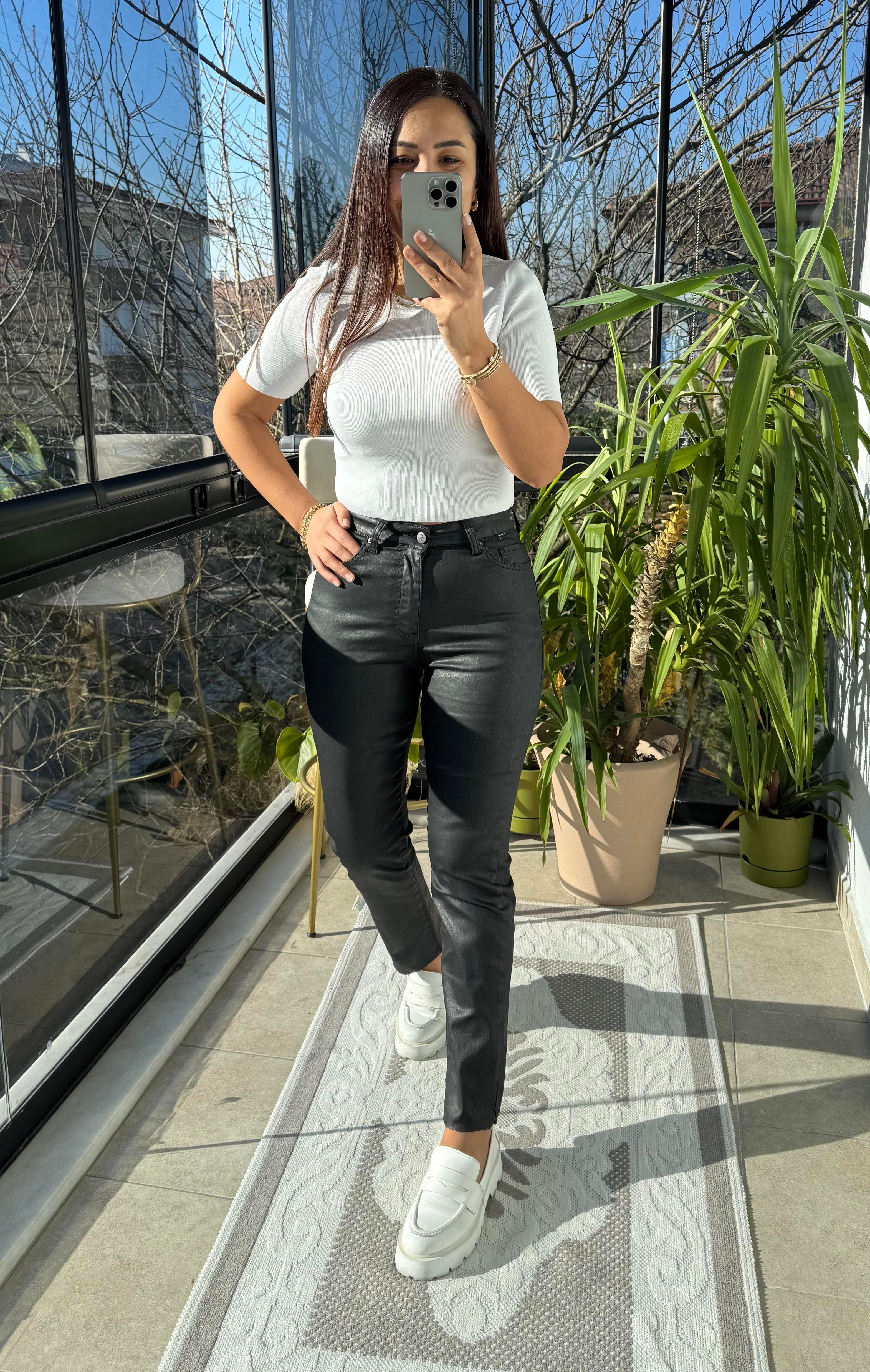 Deri Mum Kaplama Kesik Paça Jean Siyah