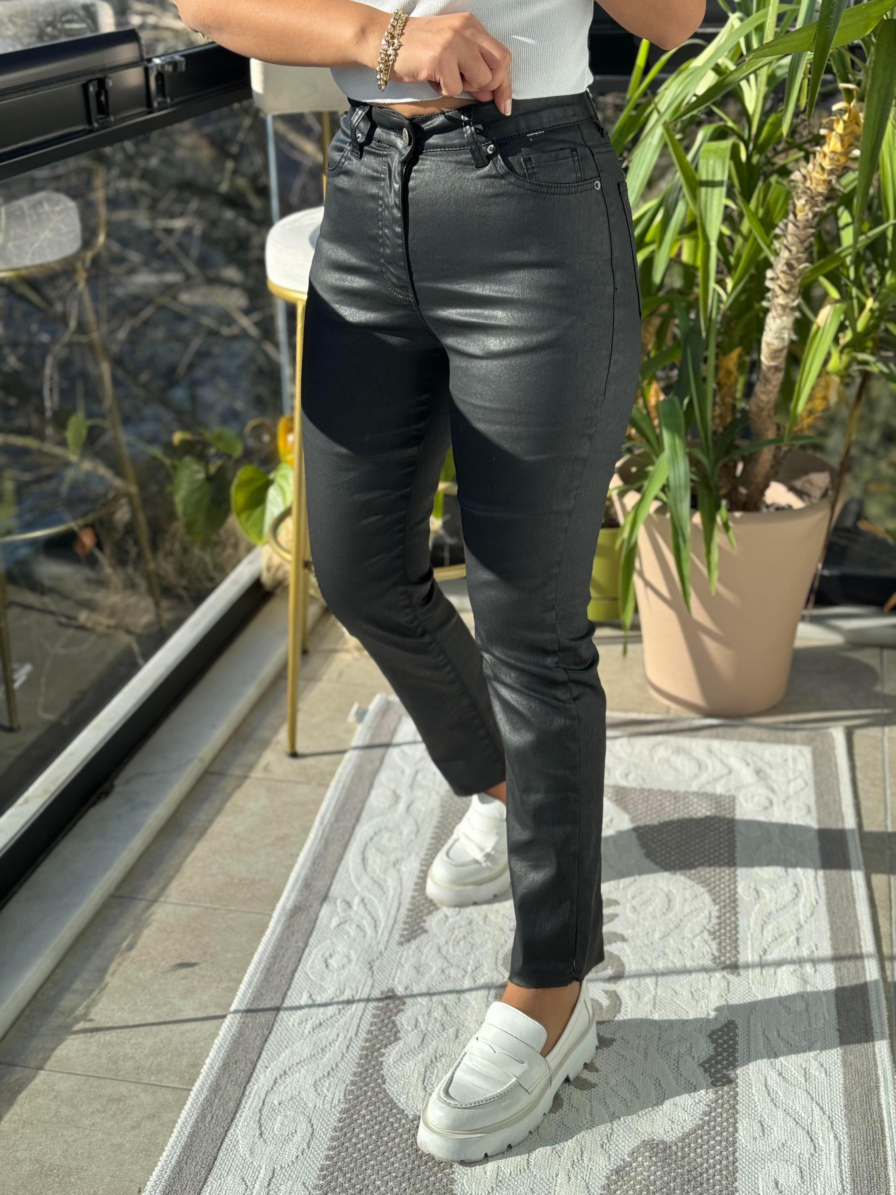 Deri Mum Kaplama Kesik Paça Jean Siyah