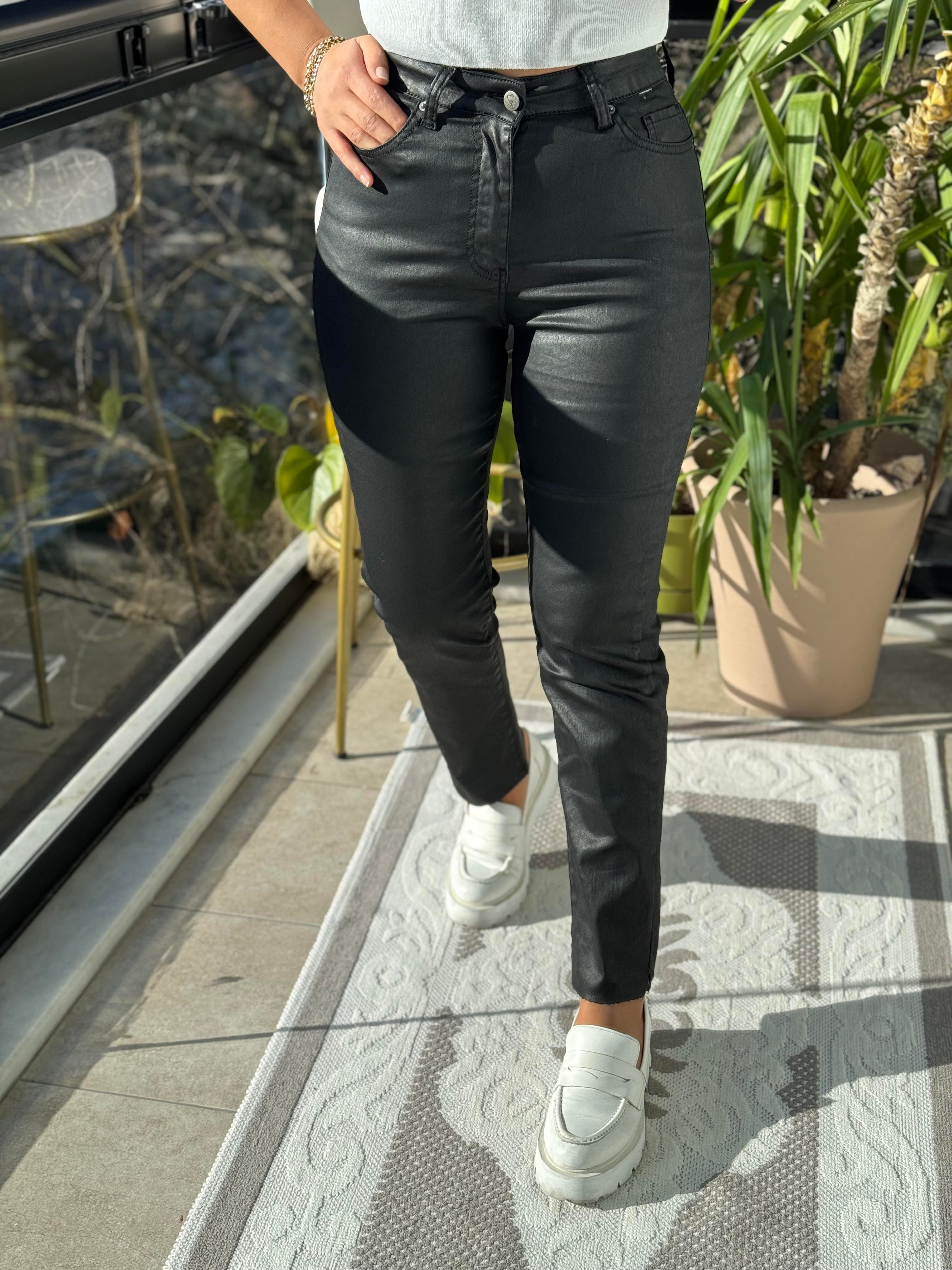 Deri Mum Kaplama Kesik Paça Jean Siyah