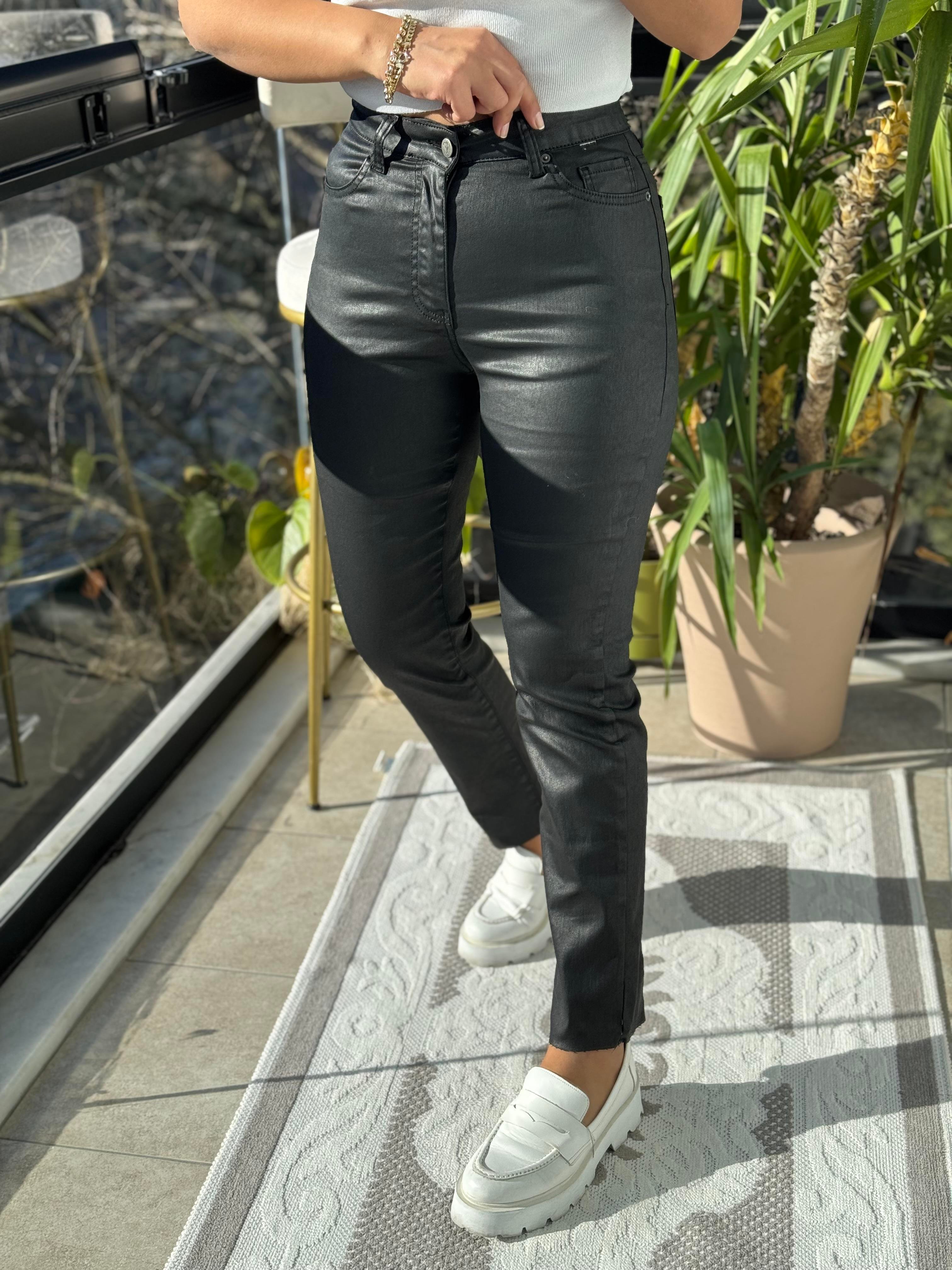 Deri Mum Kaplama Kesik Paça Jean Siyah