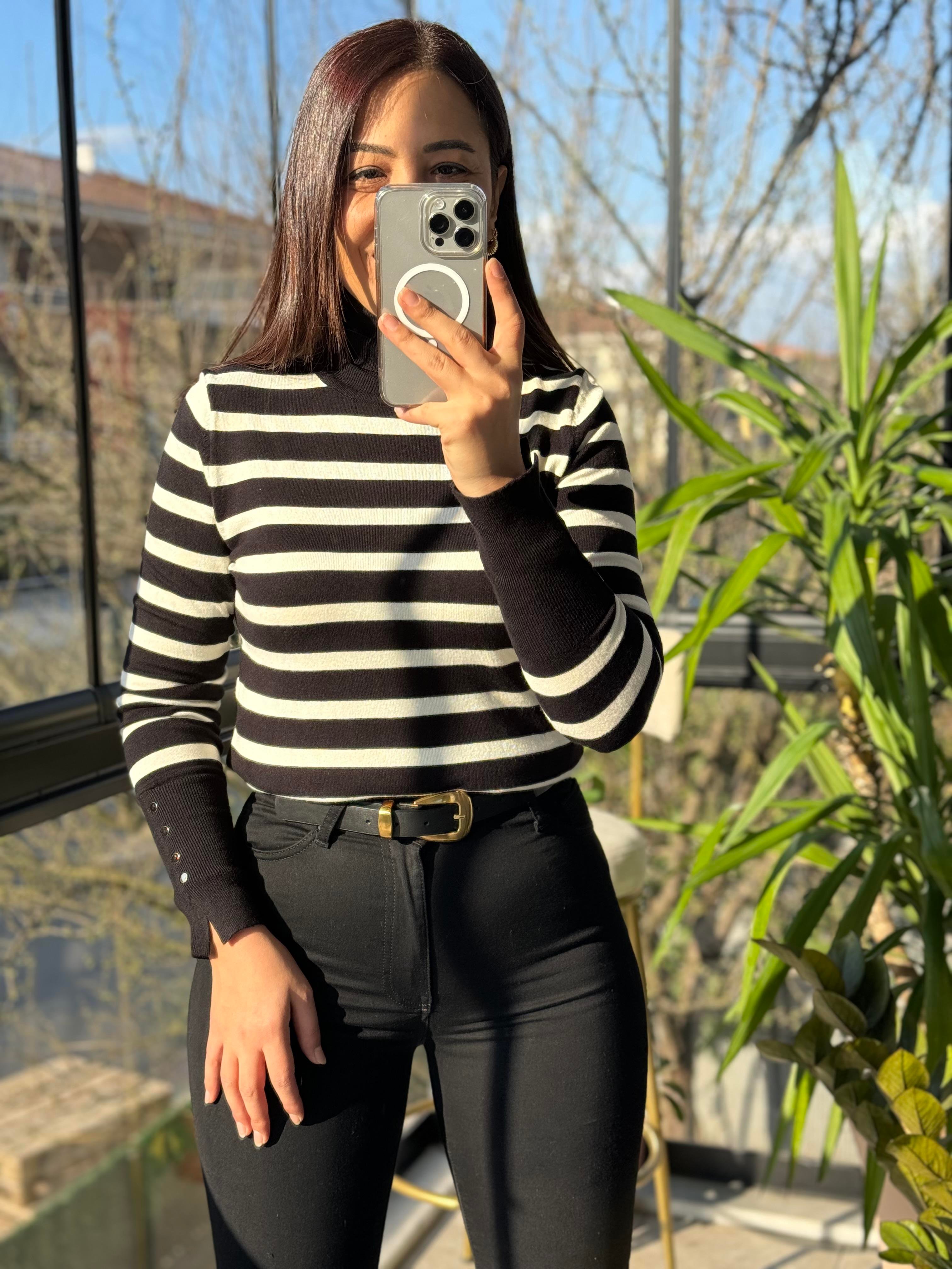 Dilvin Balıkçı Yaka Çizgili Triko Siyah