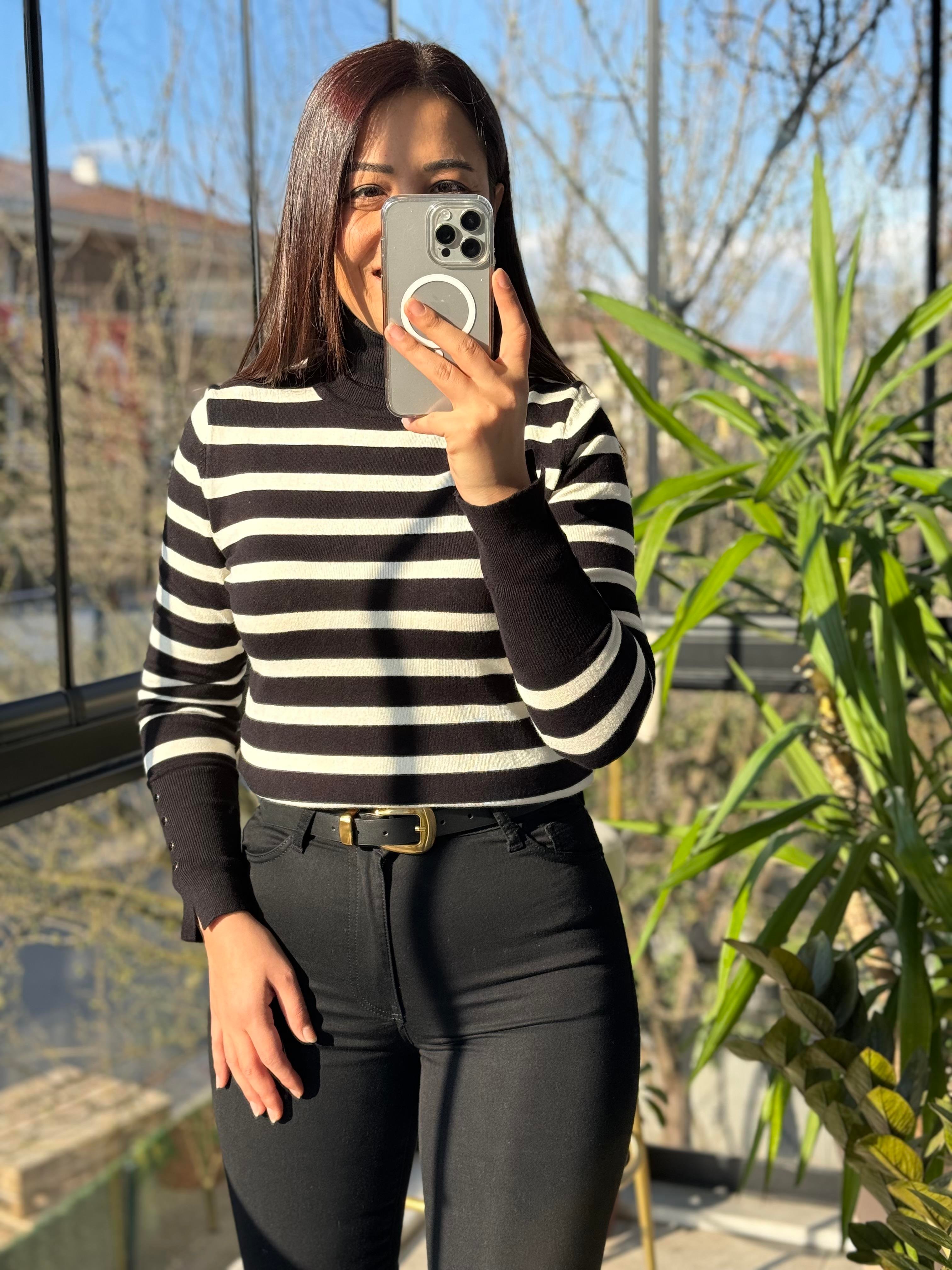 Dilvin Balıkçı Yaka Çizgili Triko Siyah