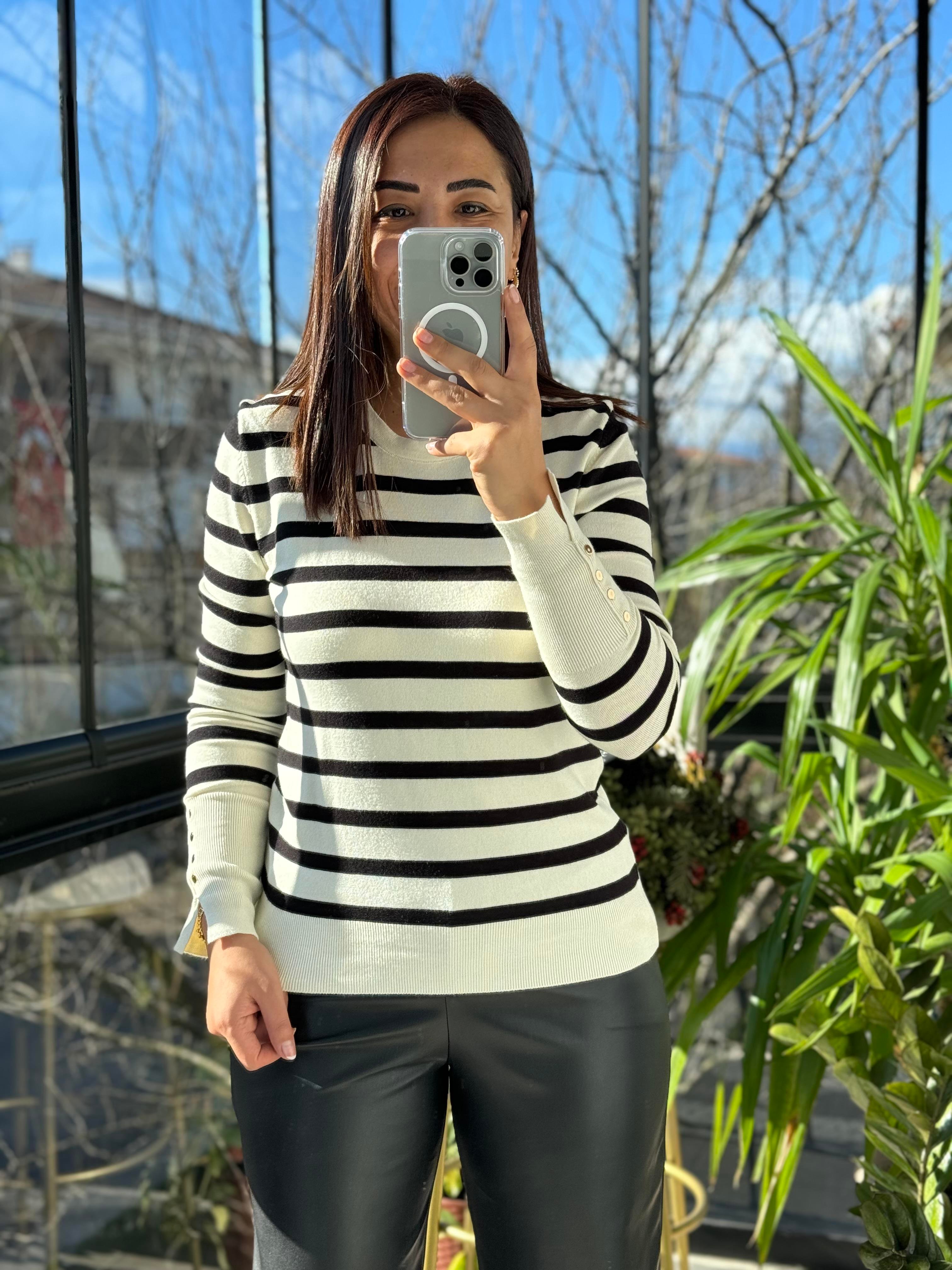 Dilvin Bisiklet Yaka Çizgili Triko Beyaz